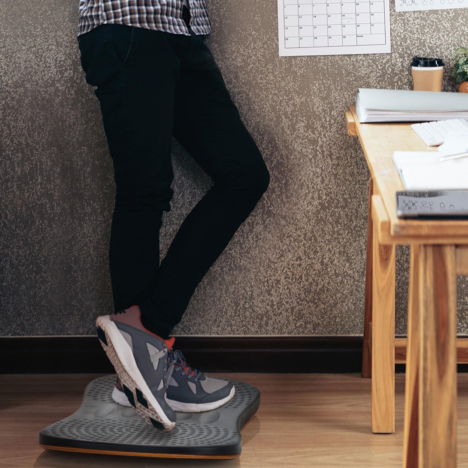 hjh OFFICE 830041 Balance Board ACTIV Holz Wackelbrett mit PU-Schaum, Fitness Balancierbrett für Arbeiten im Stehen