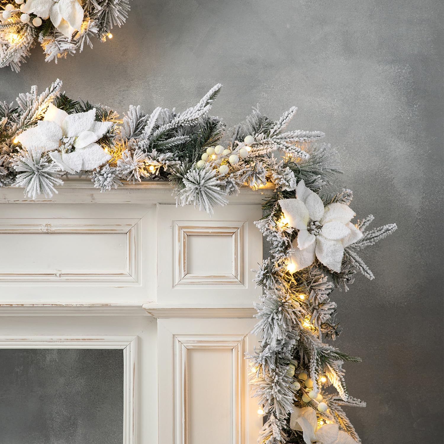 Glitzhome 2 guirnaldas de Navidad preiluminadas de pino blanco con 50 luces blancas cálidas con temporizador para el hogar, escaleras, chimenea, puerta delantera, ventana, decoración de Navidad