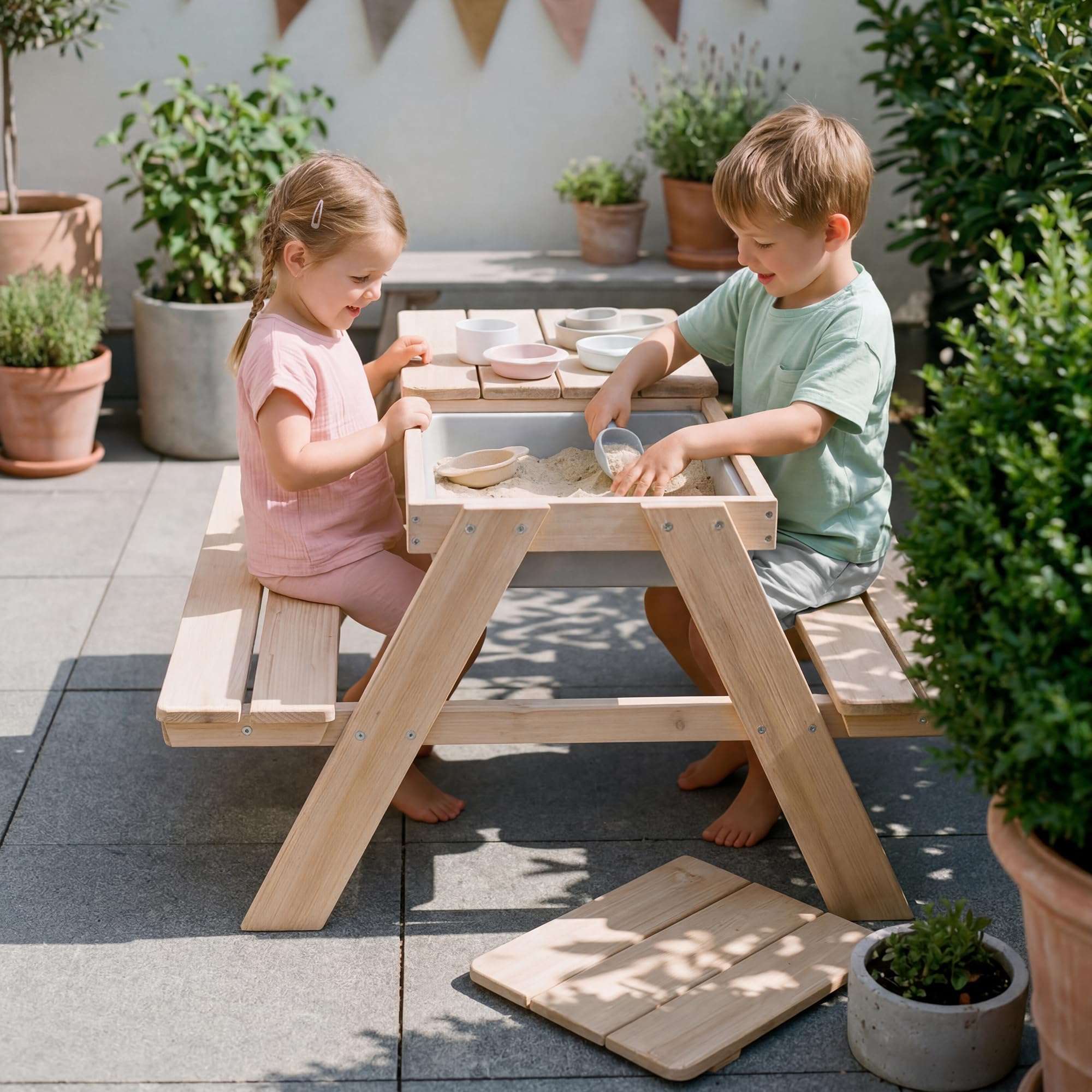 roba set di seduta per bambini “PLAY for 4” Outdoor+ con vaschette da gioco, set in legno massiccio e tavolo per fango
