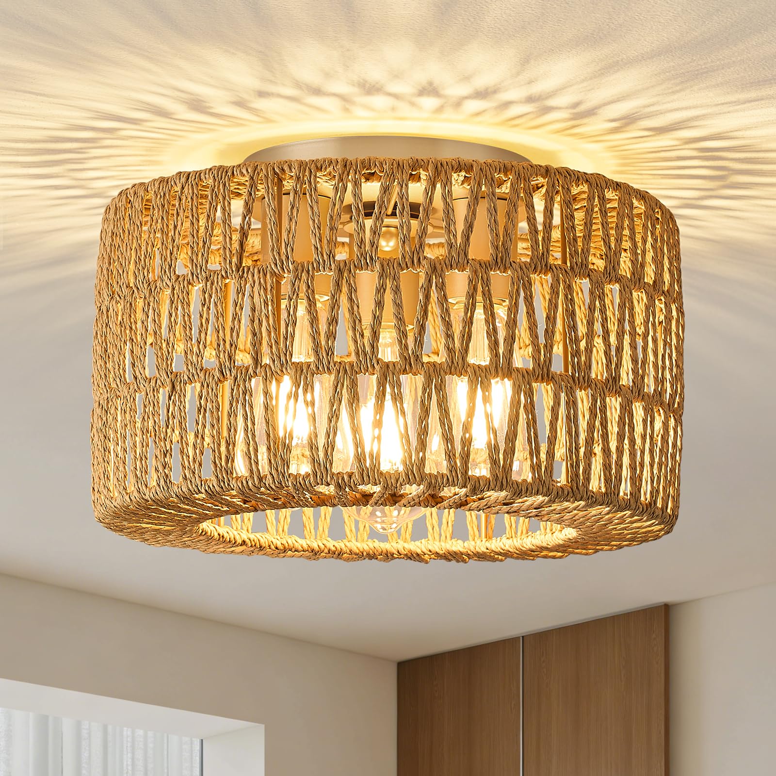 Qamra Deckenleuchte Boho Gold,3-flammige Rund Rattan Lampenschirm,Deckenlampe Rustikal Vintage E27, ohne Leuchtmittel,32cm für Schlafzimmer Wohnzimmer Esszimmer Küche Flur