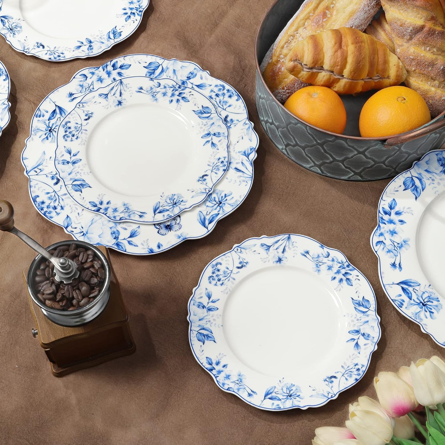 fanquare Set 4 Piatti in Ceramica, Piatto da Pranzo Rotondo in Porcellana con Motivo Floreale Blu, Set di Piatti da Tavola Ø 27 cm Servizio di Piatti da Pranzo