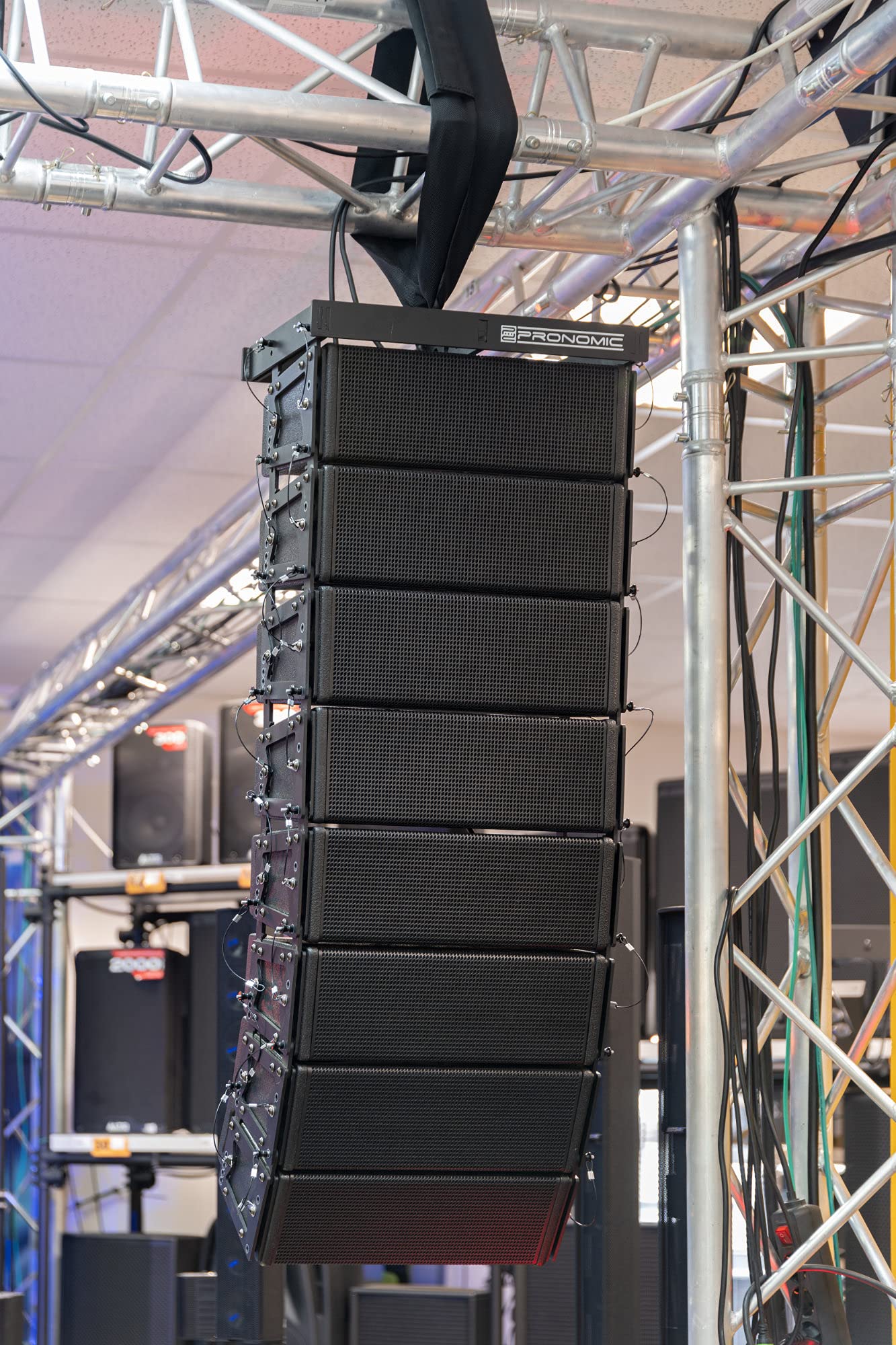Pronomic V-Array Concert Set, 212 Subwoofer, Équipement: 2X woofer 12" | DSP: processeur DSP 96 kHz, 48 bits, Récepteur Bluetooth® 4.2, Presets DSP: FLAT, LIVE1, LIVE2, 2x sortie ligne XLR, 0 kg