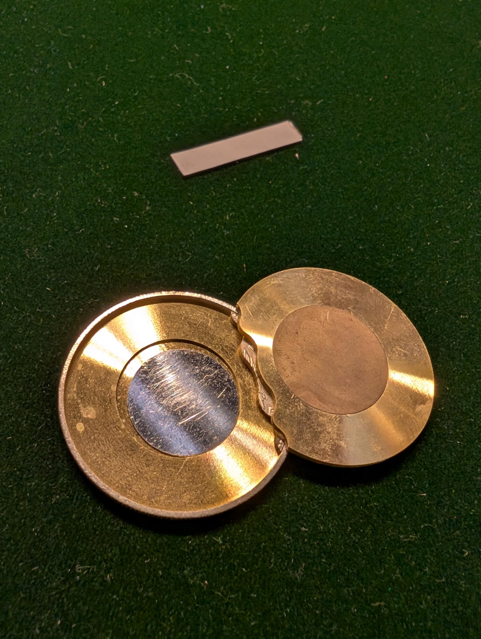 Amazon | 多目的フリッパーコイン・モルガンダラー（手品用の特殊なコインです。２枚が一瞬で１枚になるマジックなどが簡単にできる）手品 コイン消失  | マジック・手品 | おもちゃ