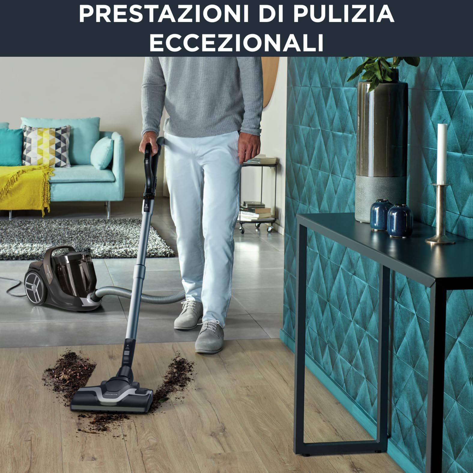 Rowenta Silence Force Cyclonic Aspirapolvere a Traino Senza Sacco Silenzioso, 2.5 L, 550 W, 67 dB(A), Tecnologia Ciclonica, Spazzola Power Air, Filtro Alta Efficienza, 4 Accessori Inclusi, RO7260