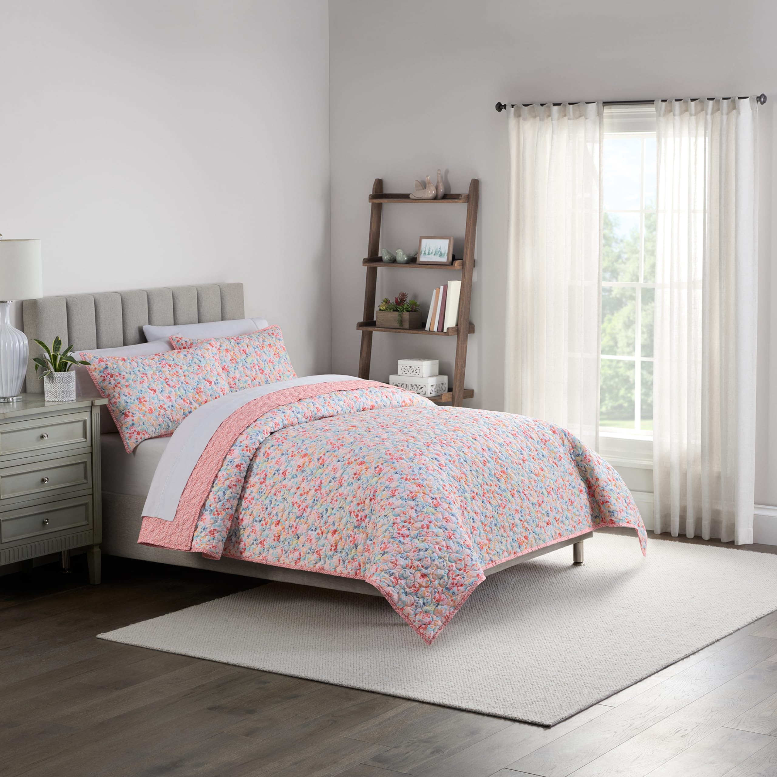 Waverly Traditions Vintage Speckle 3 Piece Quilted Pattern Bedding Set, Queen Bed Set with 2 Pillow Shams and Quilt, All Season and Machine Washable Queen Quilt Bedding Set, Coral Multi