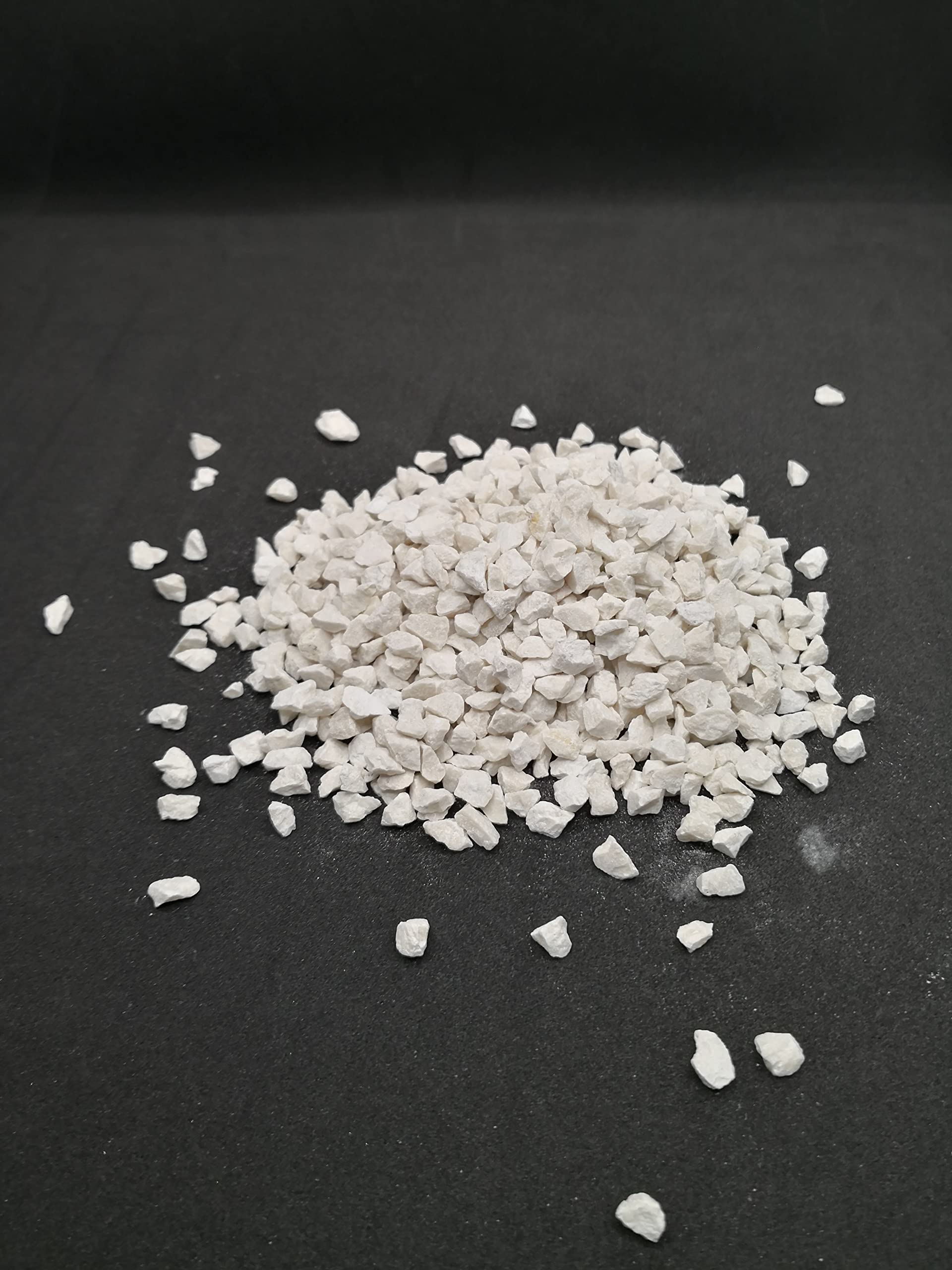 Pedra Off-White Marble Chips Gravel Decorative Stone for Garden, Aquarium, Indoor Outdoor Decor Pebbles, Vase Fillers, Landscape Bottom Decoration, DIY (3-6 mm, Pack of 1 Kg)