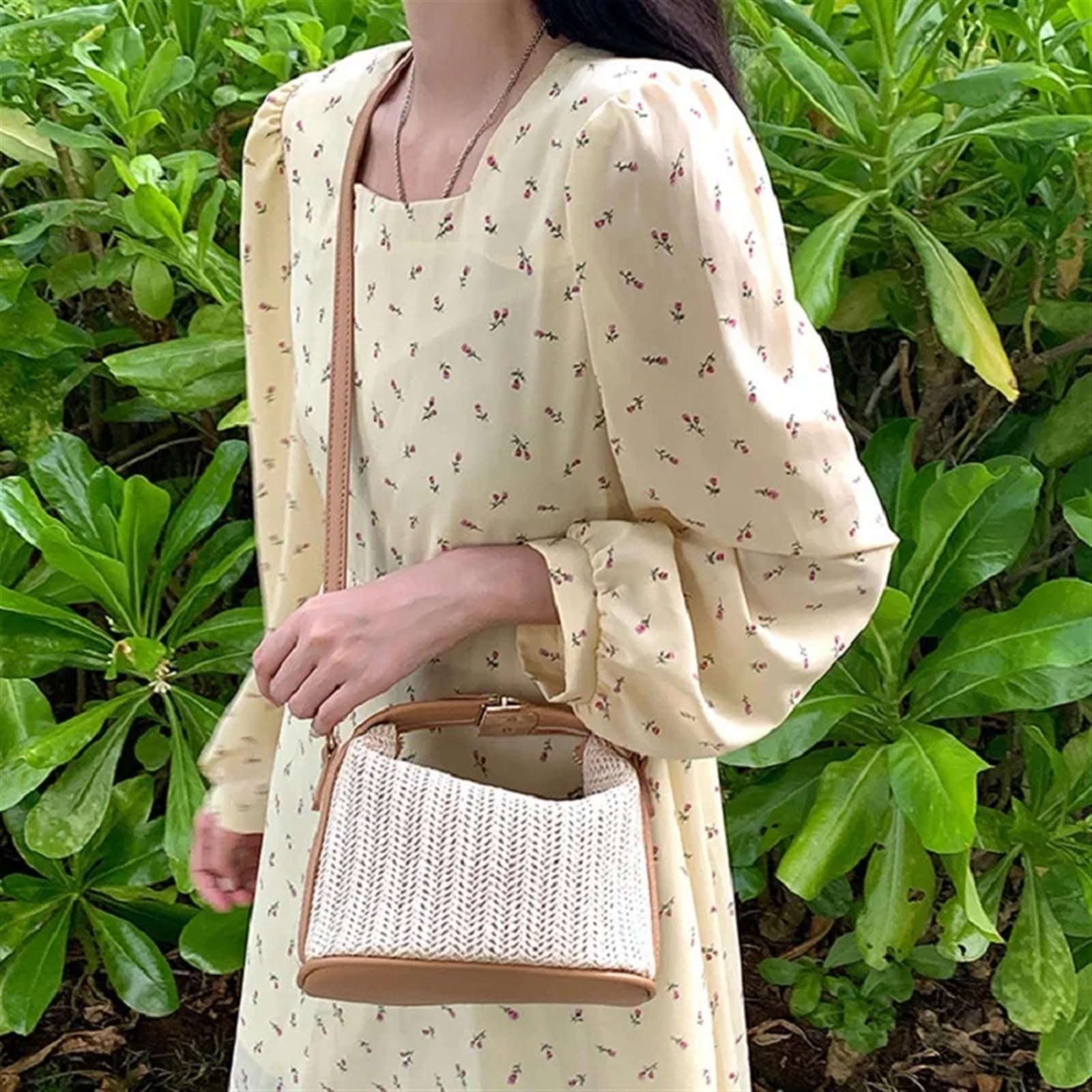 Stroh Handtasche Damen Große Woven Beige Straw Crossbody Bag Handbag Crochet Straw Shoulder Bag Vacational Bucket Beach Travel Bags for Women Entworfen Für Die Reise Zum Strand Im Urlaub
