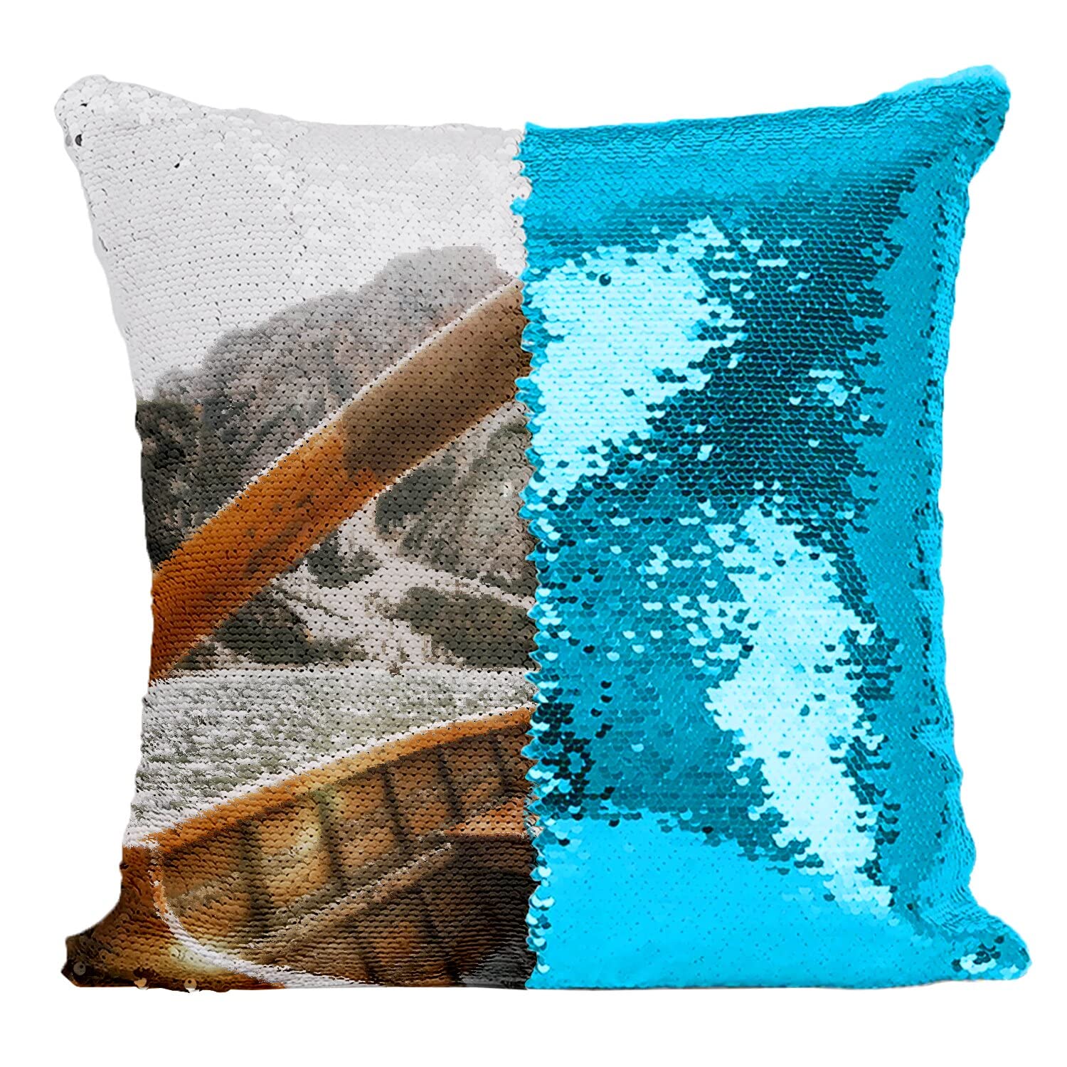 Coussin sequin turquoise vieille barque en bois lac et montagne 40x40cm