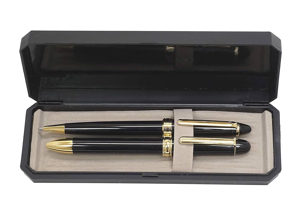 ボールペン２本、シャープペンの部品、メモ用紙セット ボールペン2本、シャープペンの部品、メモ用紙セット