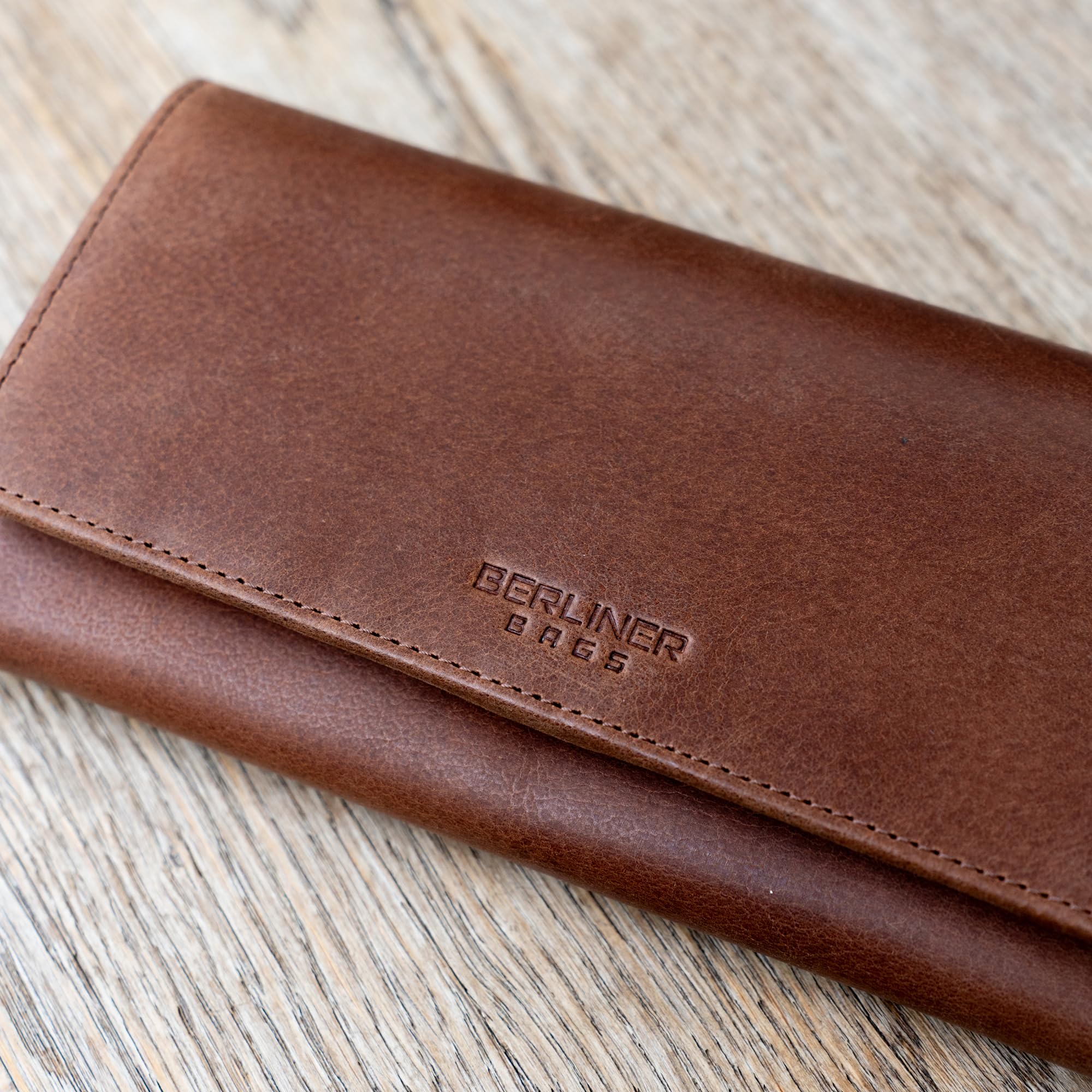 Berliner Bags Portafoglio Donna Pelle Iris, Grande Elegante con Portamonete, Porta Carte e Protezione RFID, Chiusura con Bottone – Marrone