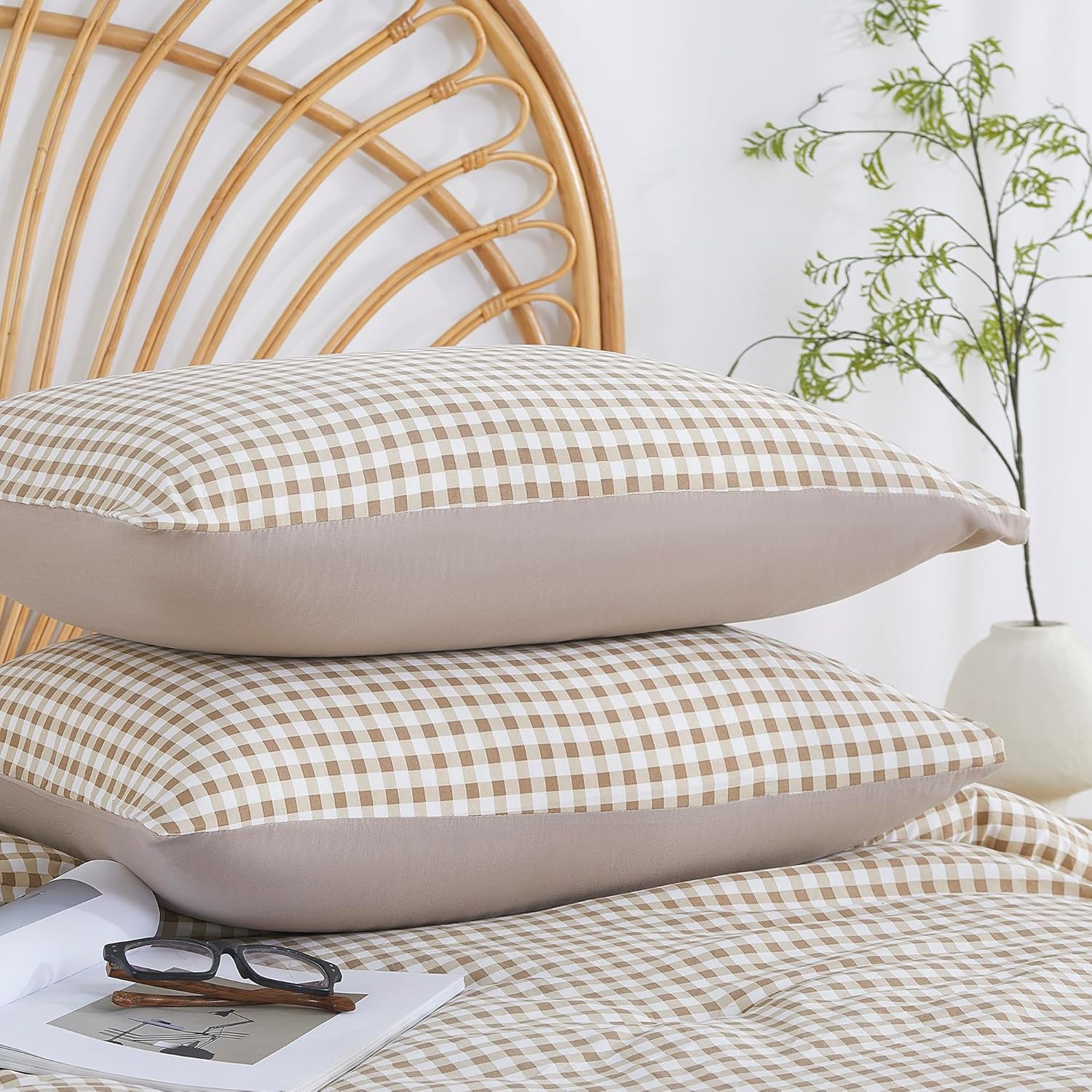 Oli Anderson Queen Comforter Set, 3 PCS Tan Gingham Bedding Comforter, Reversible Lightweight Fluffy Checkered Bedding Set with 2 Pillowcases for All Seasons - 90" x 90" - Image 3