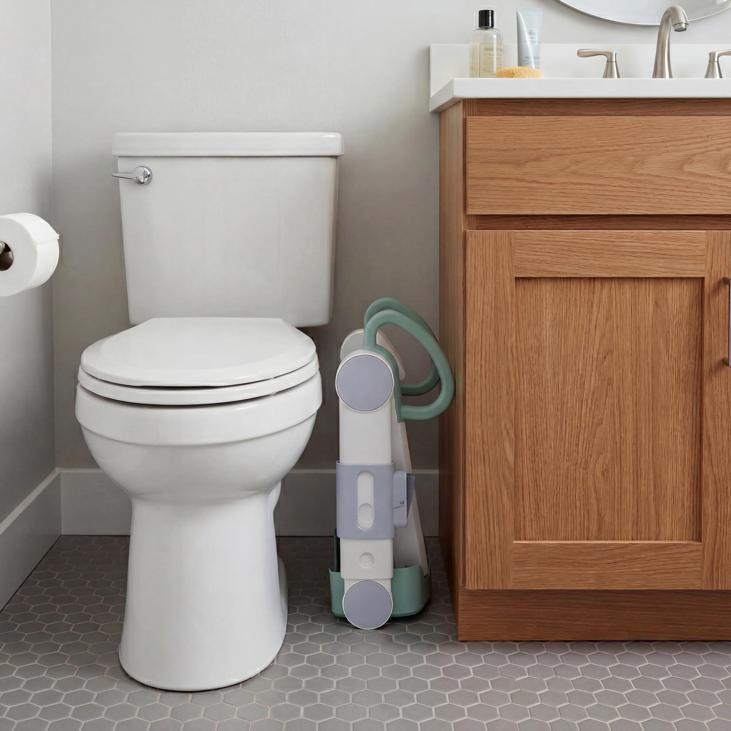 Ingenuity Siège de Toilette Pliable, Rehausseur Réglable pour Apprentissage, Se Plie à Plat pour Rangement Facile