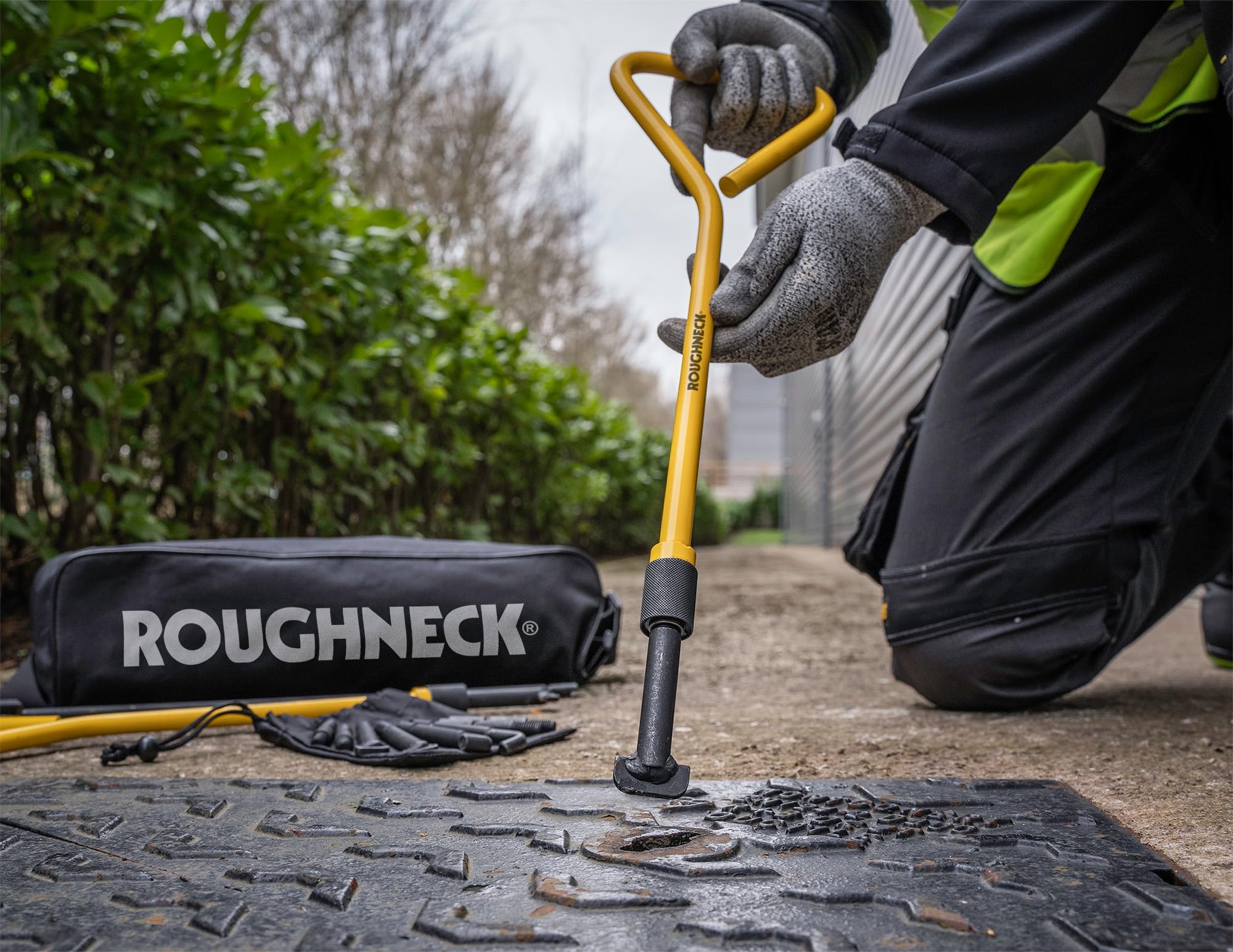 Roughneck® Lot de 13 clés universelles pour trou d'homme : 2 poignées, 11 clés (6 types) et étui de transport