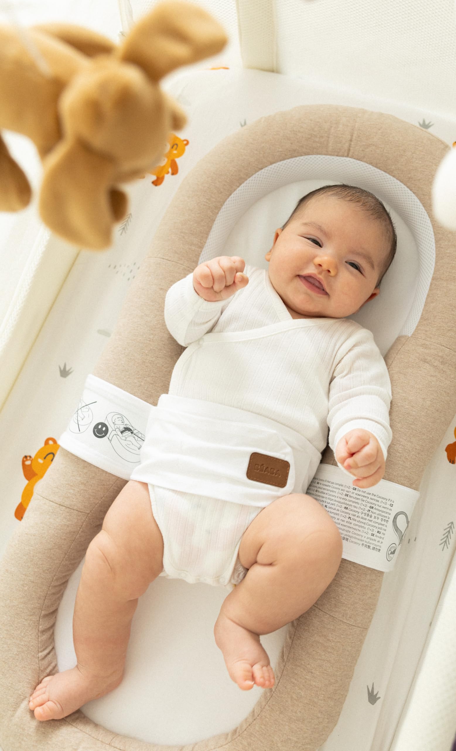 BÉABA, Cocoony Réducteur de Lit Bébé, Dès la Naissance, Cocon Apaisant et Respirant, Ceinture de Sécurité, Maintien sur le Dos, Textile Ultra Doux 100% Coton, Déhoussable, Lavable, Certifié Oeko-Tex