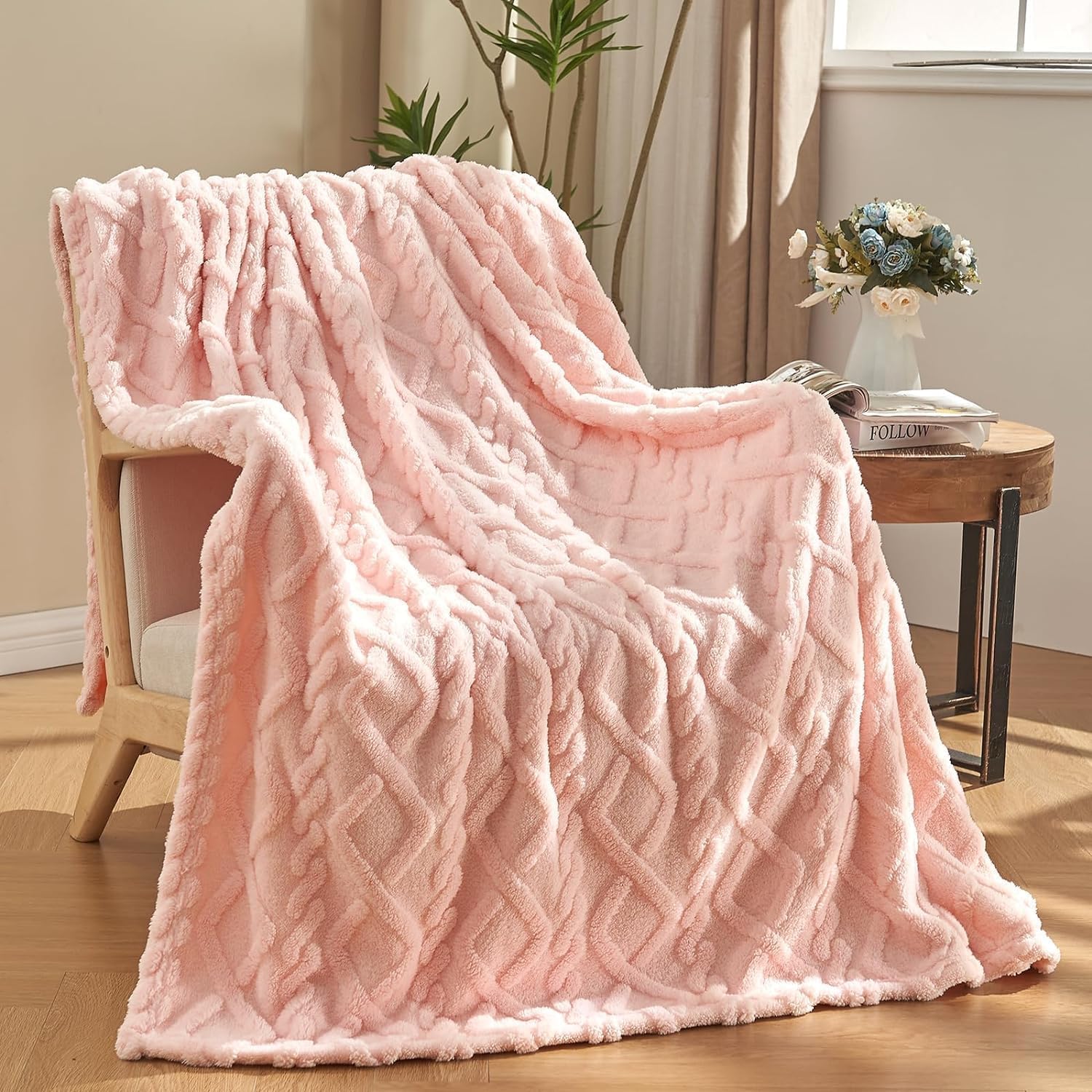 Fleece Throw Blanket,Home Fleece Throw Blanket for Couch or Bed,3D Jacquard Weave Pattern Blanket,Cozy Soft Lightweight Fuzzy Flannel Blanket Suitable for All Seasons,50x60 Inches(127x152cm） (Pink)