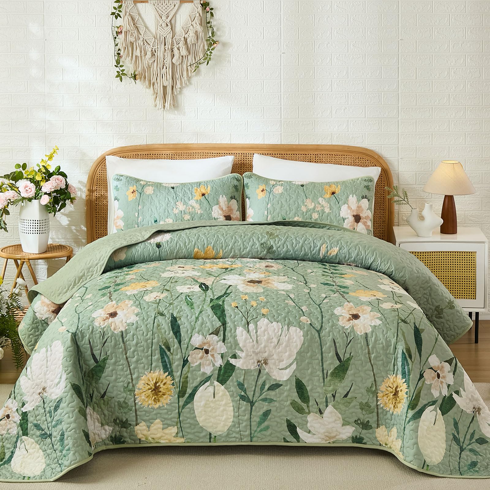 Anibedding Floral Quilt Set Queen, 3 Pcs Sage Green Lightweight Bedspread