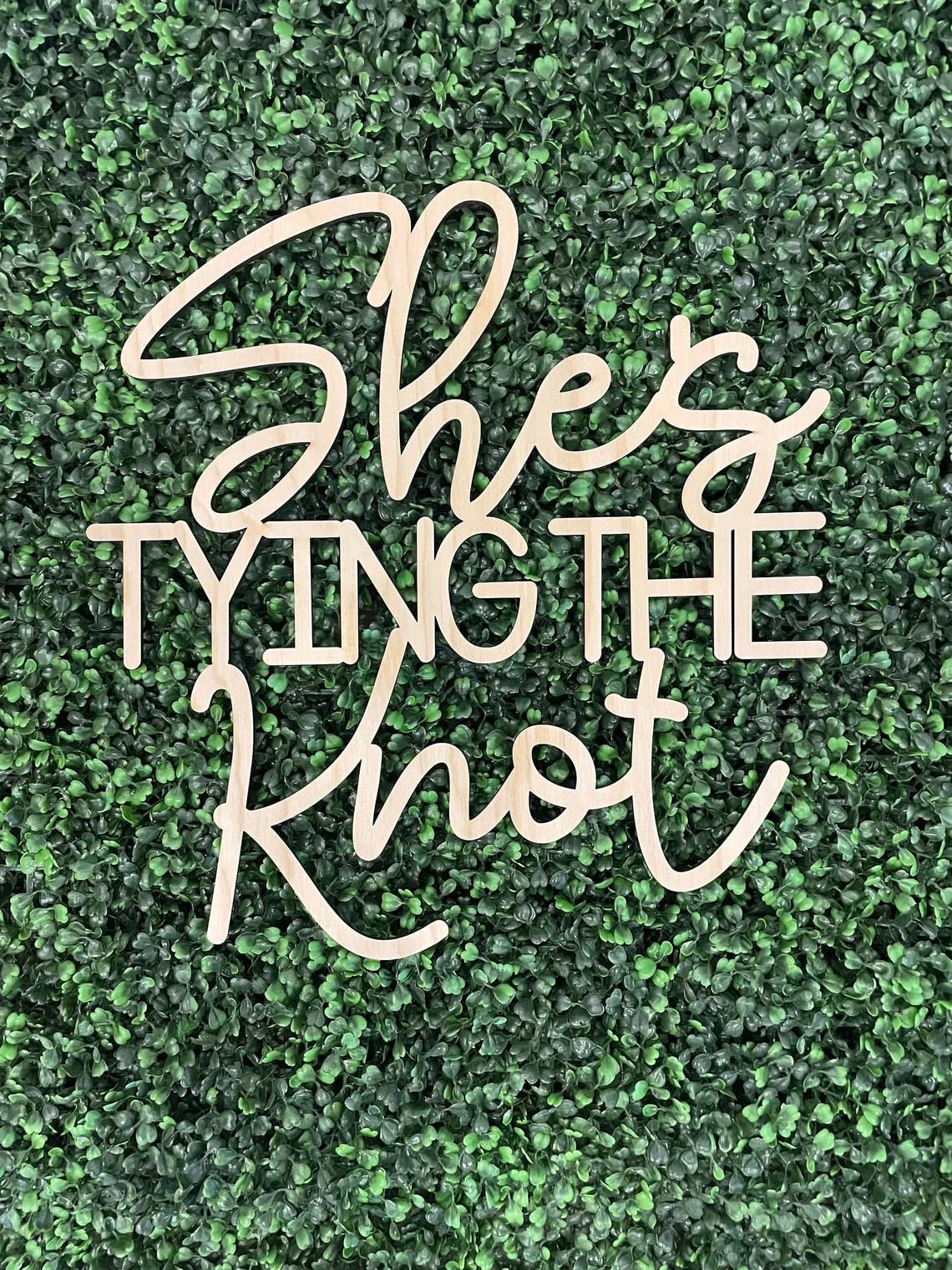 Hsybdnsk Wood En She's Tying The Knot Sign For Backdrop | Bridal Shower Backdrop • Bachelorette Party Sign • Bride To Be Sign • Bridal Shower Decor • En Bride To Be Sign