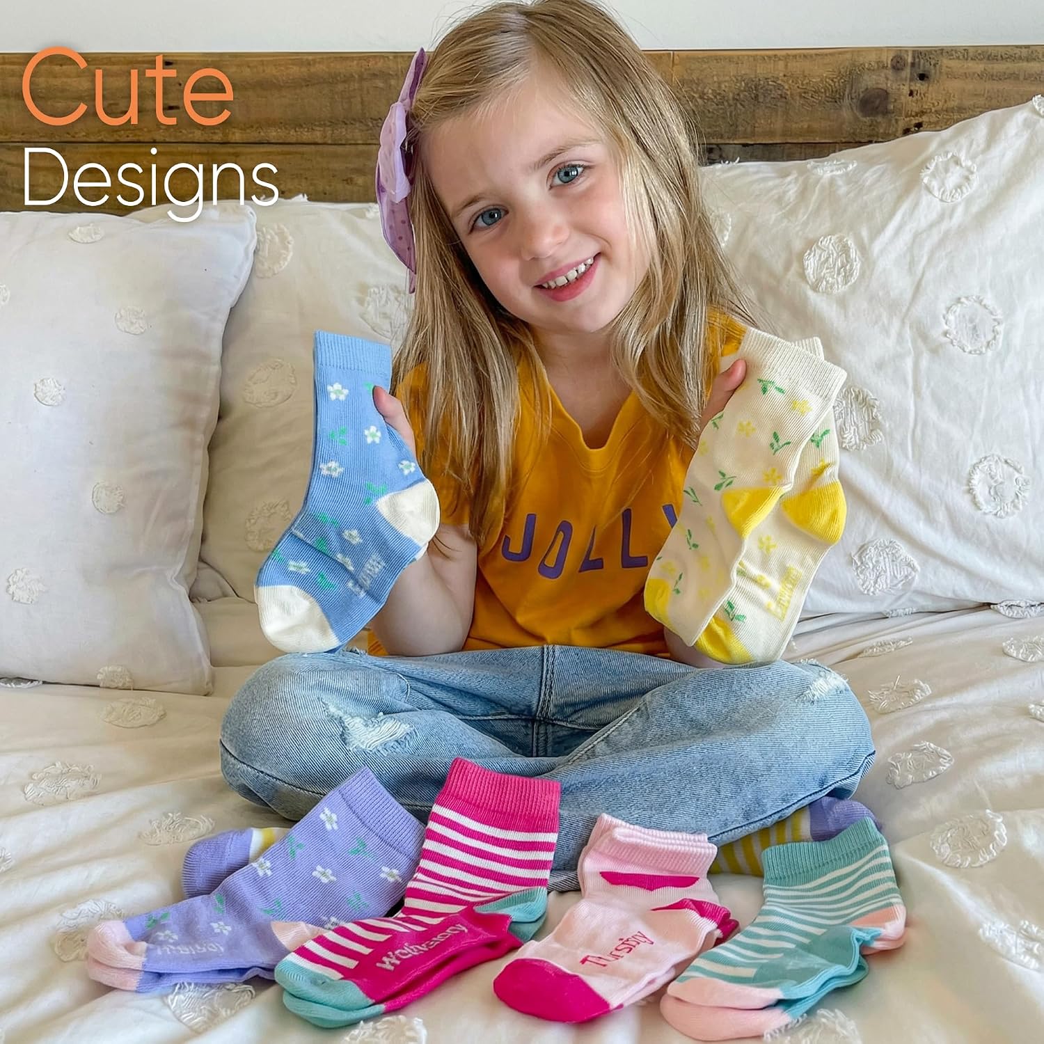 HONGTEYA 7 Pairs Girls Socks with 7 Days of the Week, Seamless Kids Crew Socks Soft Combed Cotton in Gift Box