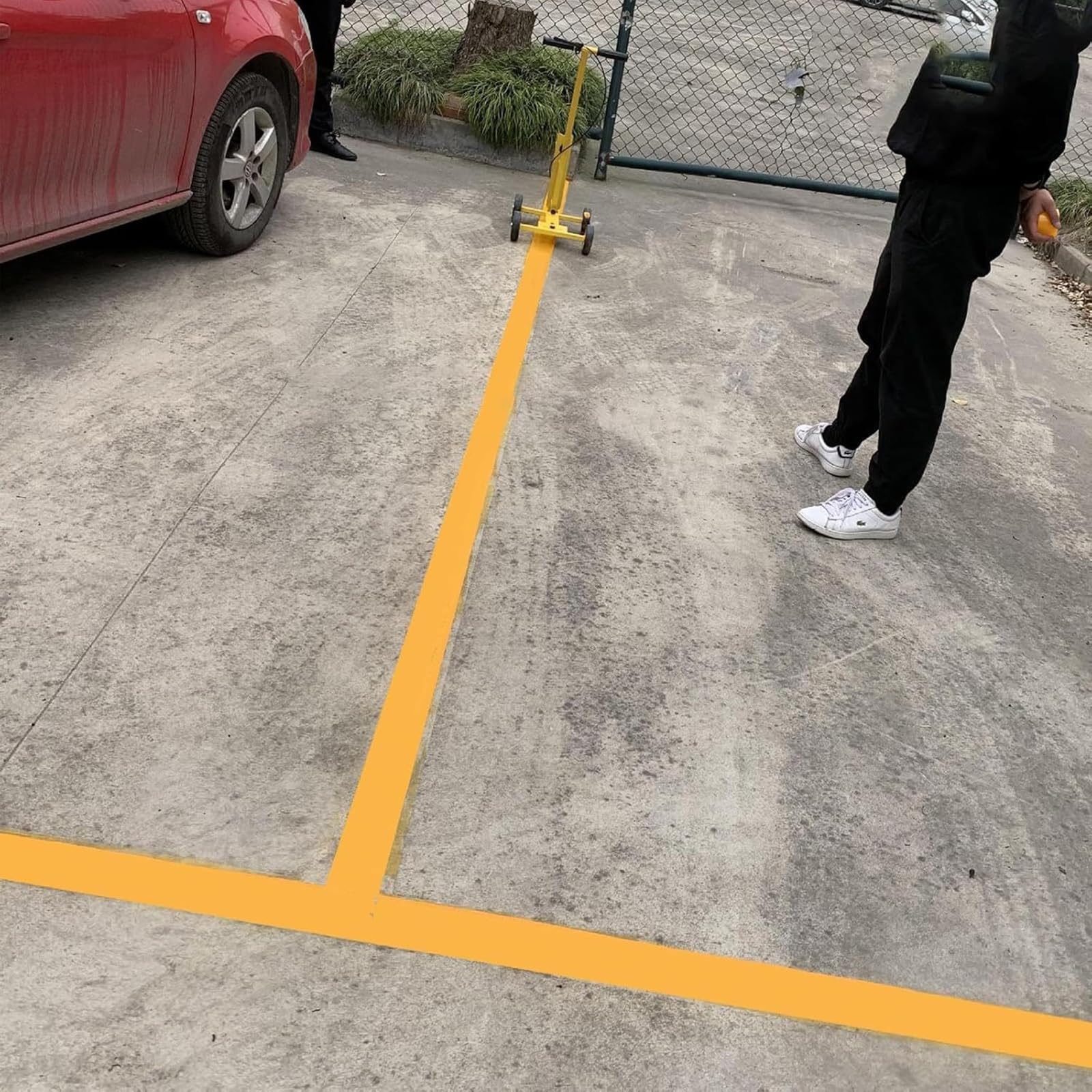 Vernice spray professionale per linee personalizzate, archi, linee S e cerchi, ideale per campi sportivi e parcheggi