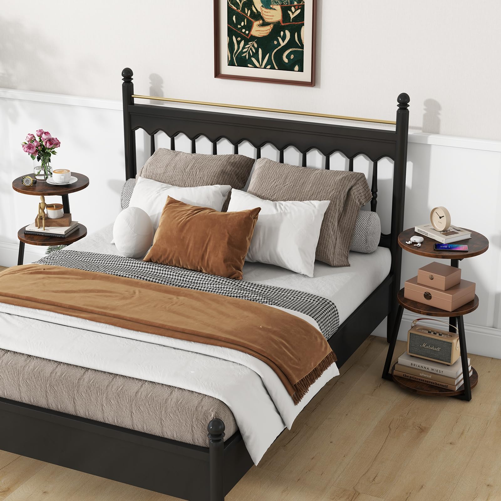 GIANTEX Tavolino a 3 livelli 62 cm, comodino con 3 ripiani in legno, tavolino da caffè con telaio in metallo con piedini regolabili, tavolino rotondo design industriale