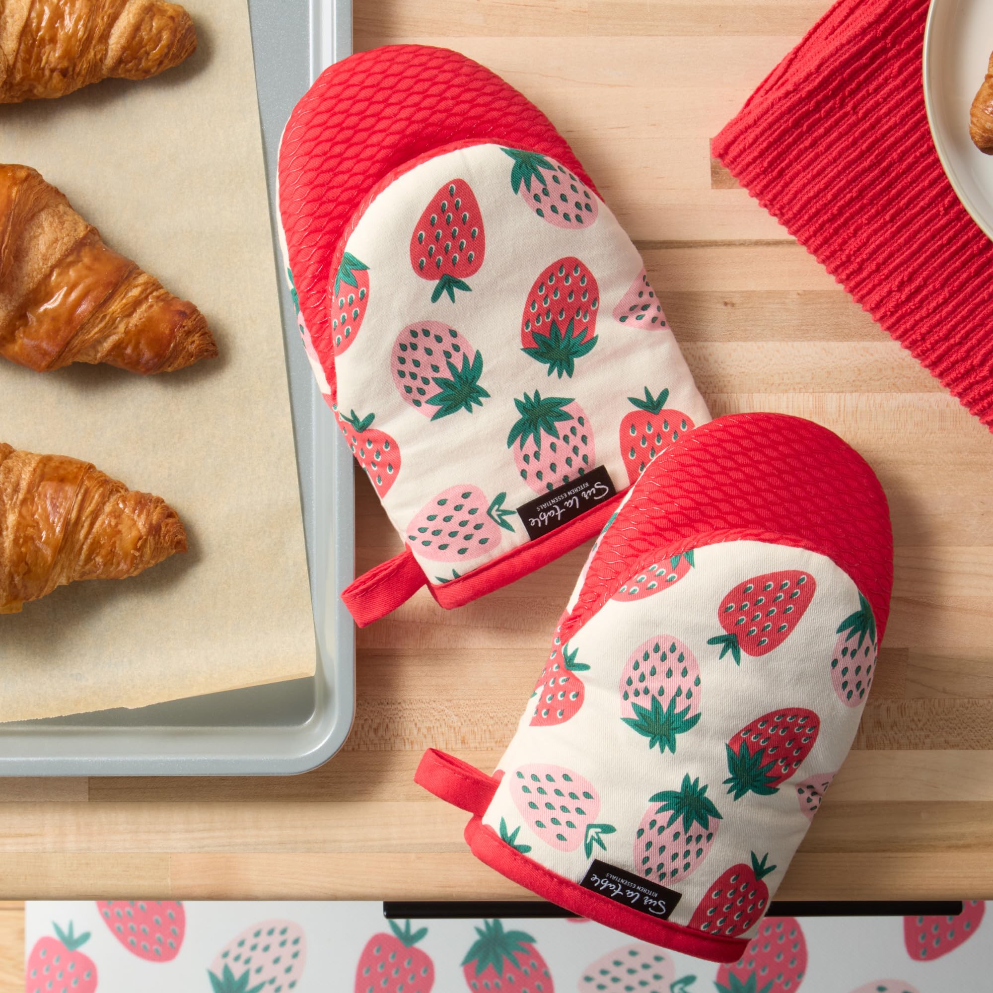 Amazon.com: SUR LA Table Kitchen Essentials Quirky Strawberries