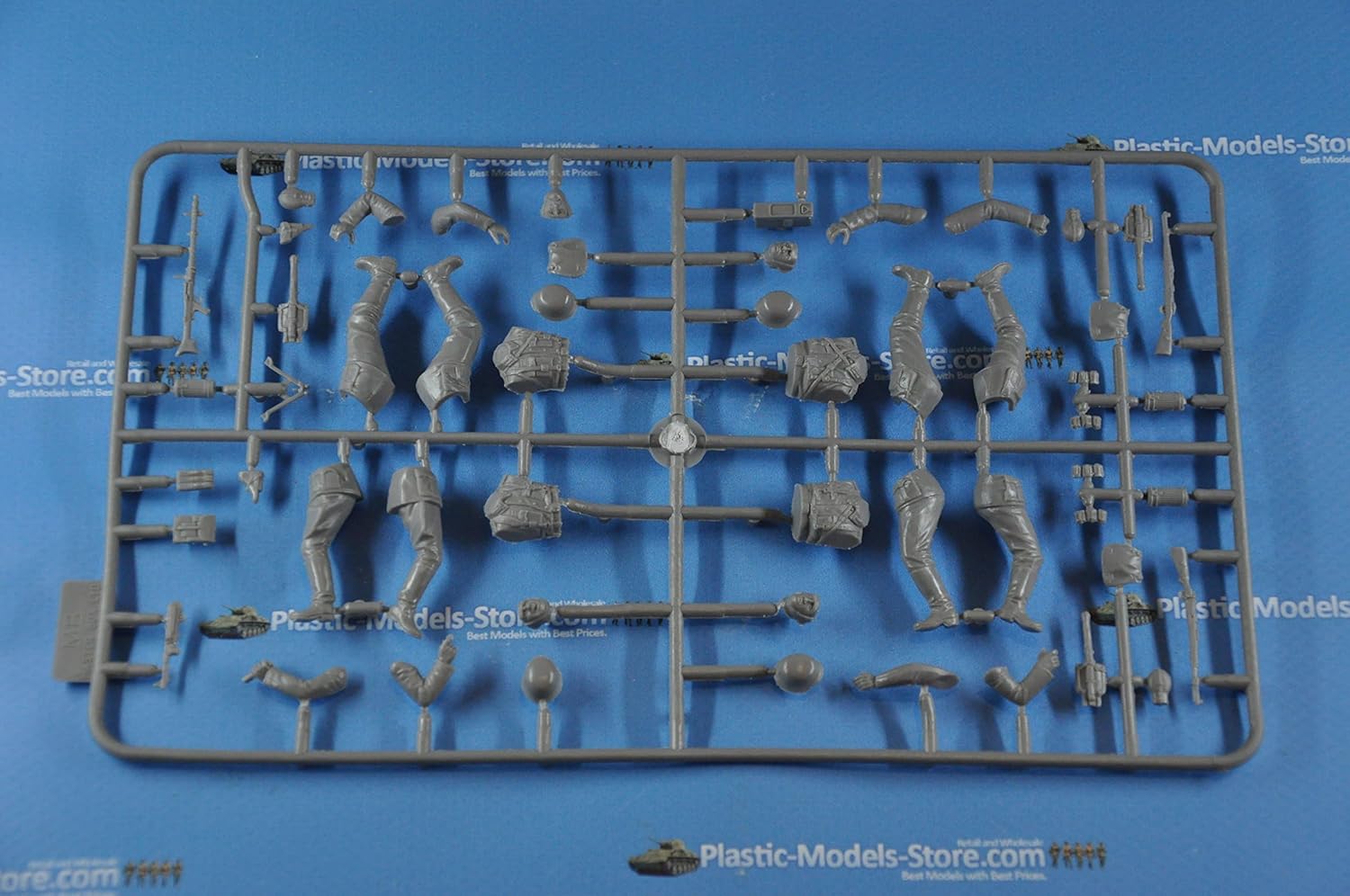 Master Box German PANZERGRENADIERS 7 FIG WWII 1/35 3518