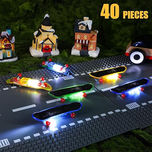 Miniatura 4 de Leyndo Juego de 40 piezas de mini patineta con luz LED para niños, patinetas LED para dedos, diapasón LED para Navidad, día de San Valentín,