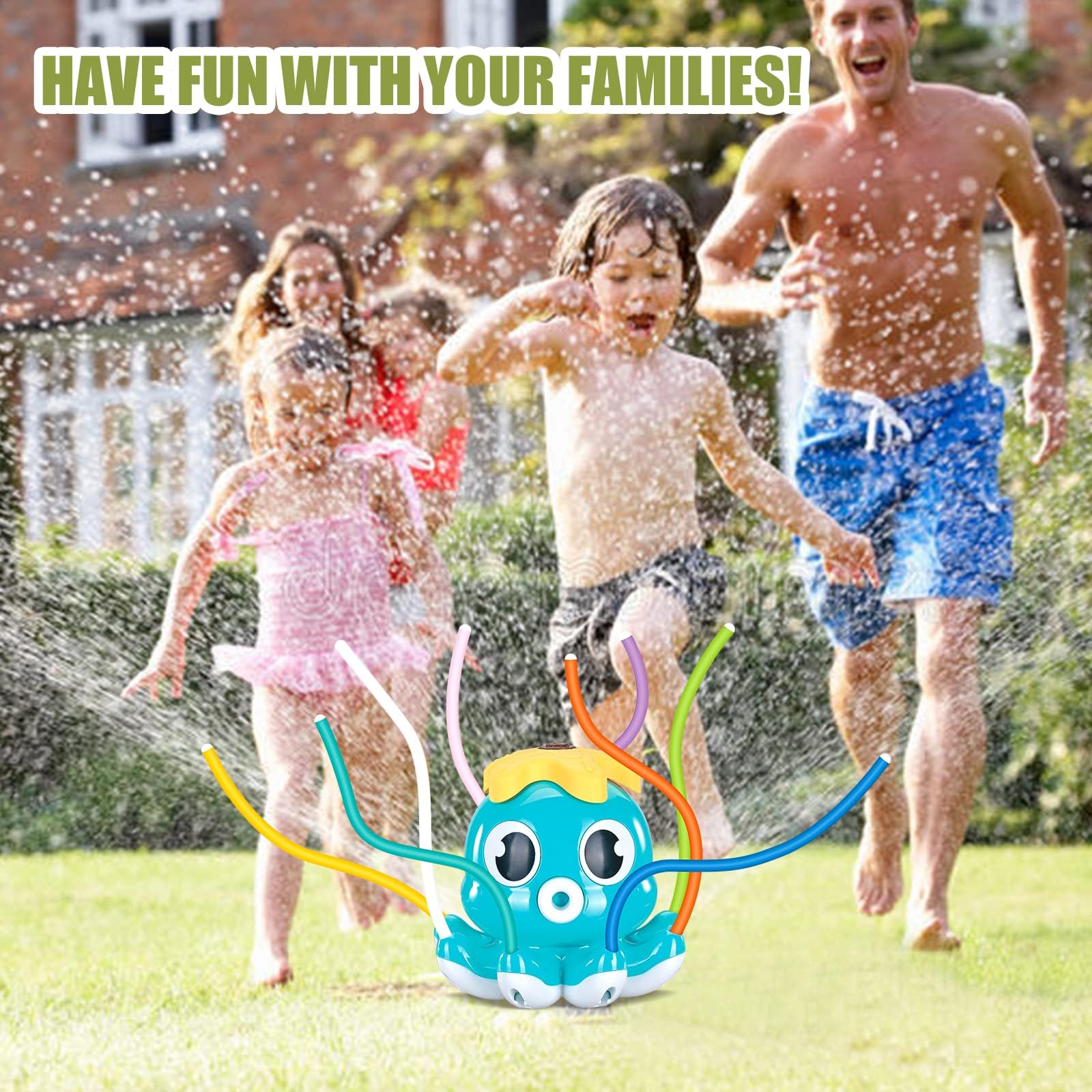 Due Ragazzi Dei Bambini Che Giocano Con Uno Spruzzatore Dell'acqua Del Tubo Flessibile Di Giardino Image91108592
