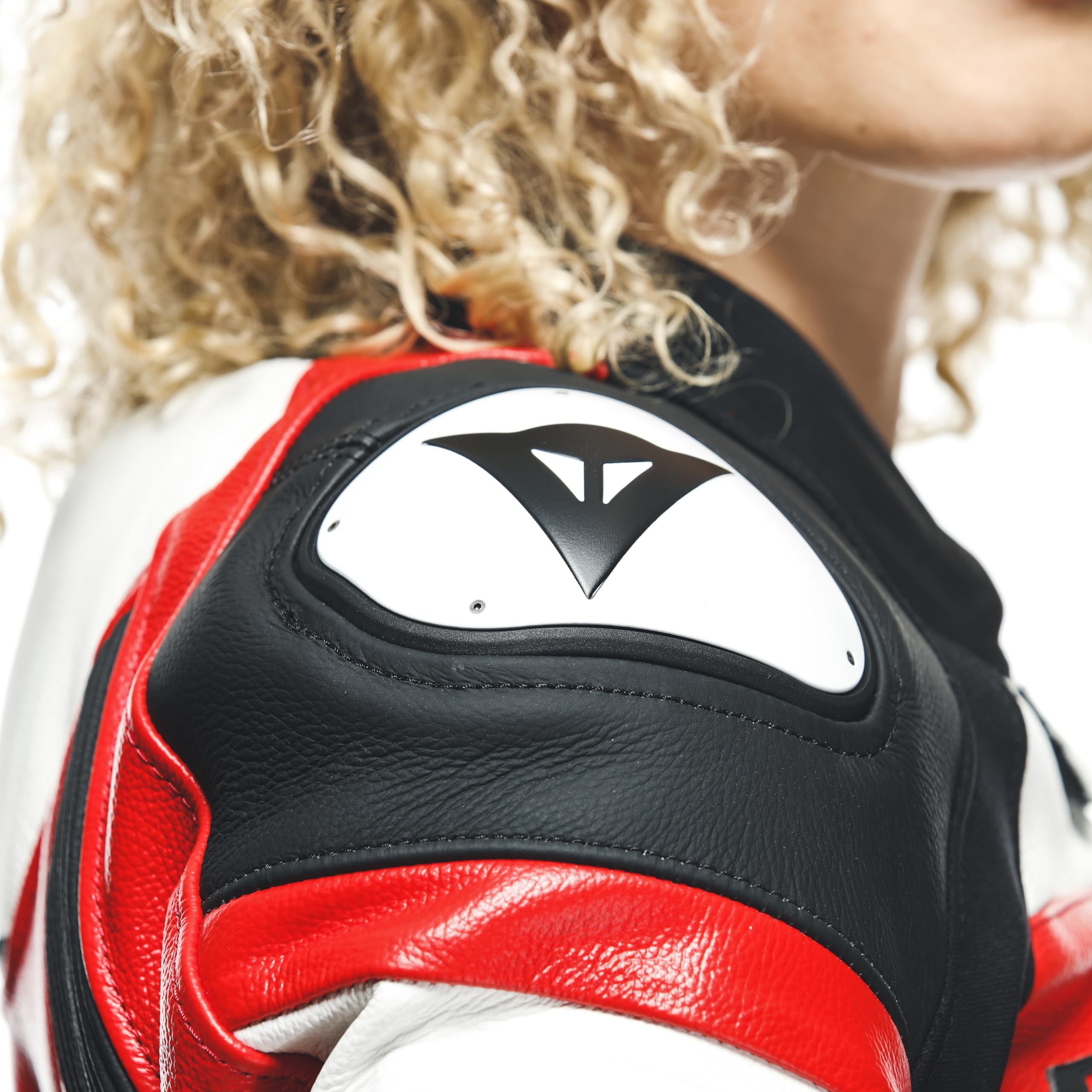 Dainese Mirage Lady - Tuta da moto da donna, 2 pezzi, in pelle, colore nero/rosso lava/bianco, 23