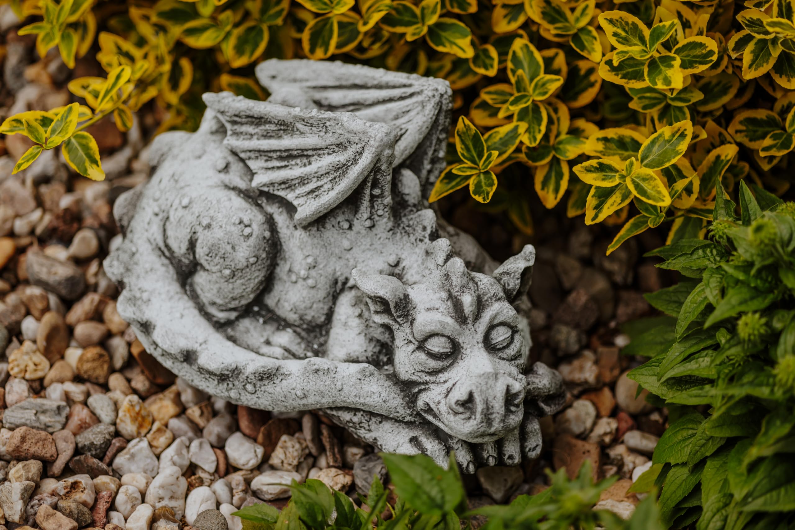 gartendekoparadies.de Schlafender Drache Steinfigur aus Steinguss, Grau, Frostsicher für Außenbereich, H. 17 cm, 7 kg