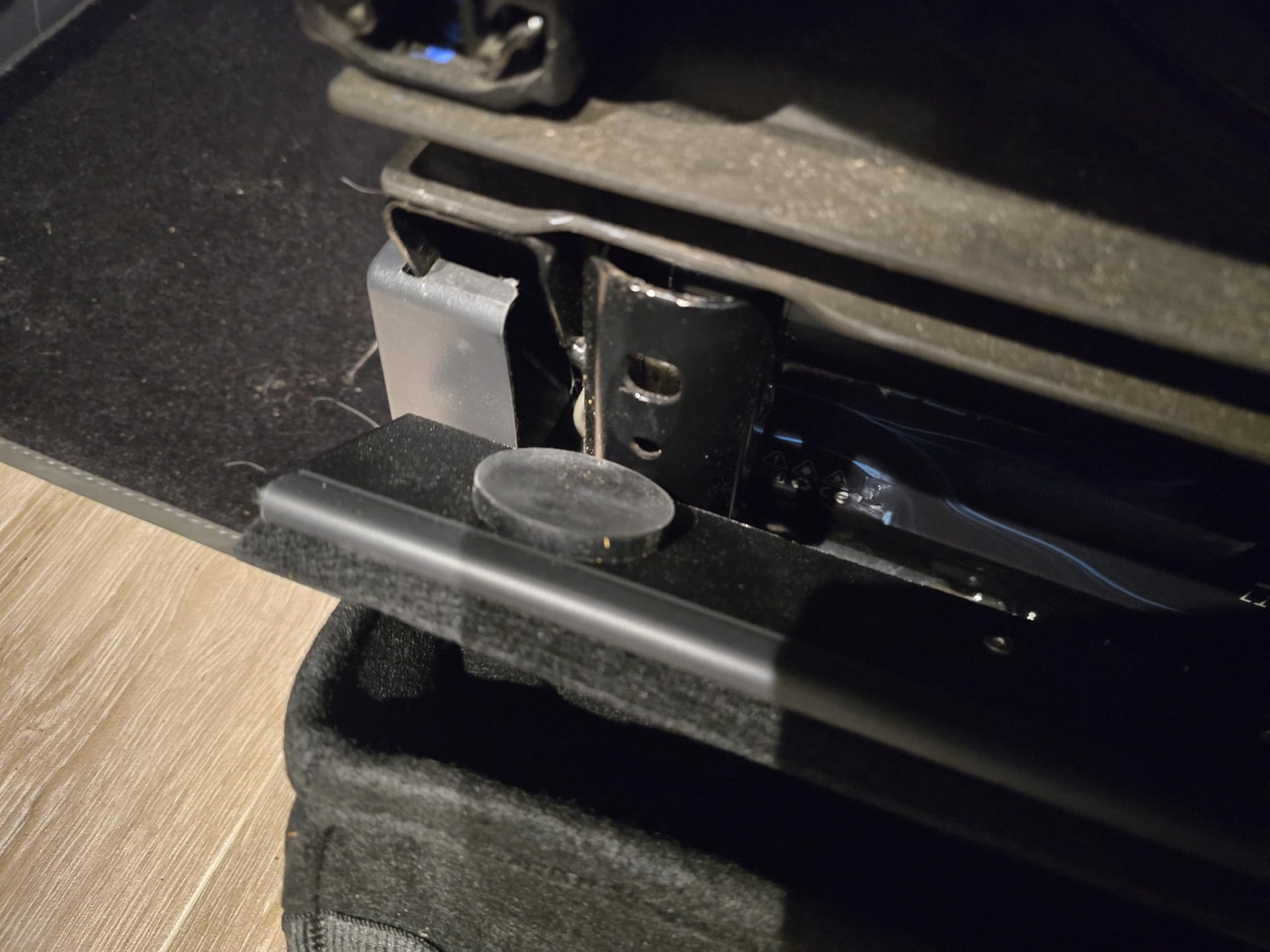 Generisch Stauraumtasche Tasche FILZ für die Sitzkonsole mit Magnethalter für Wohnmobil/Kastenwagen (Schwarz)