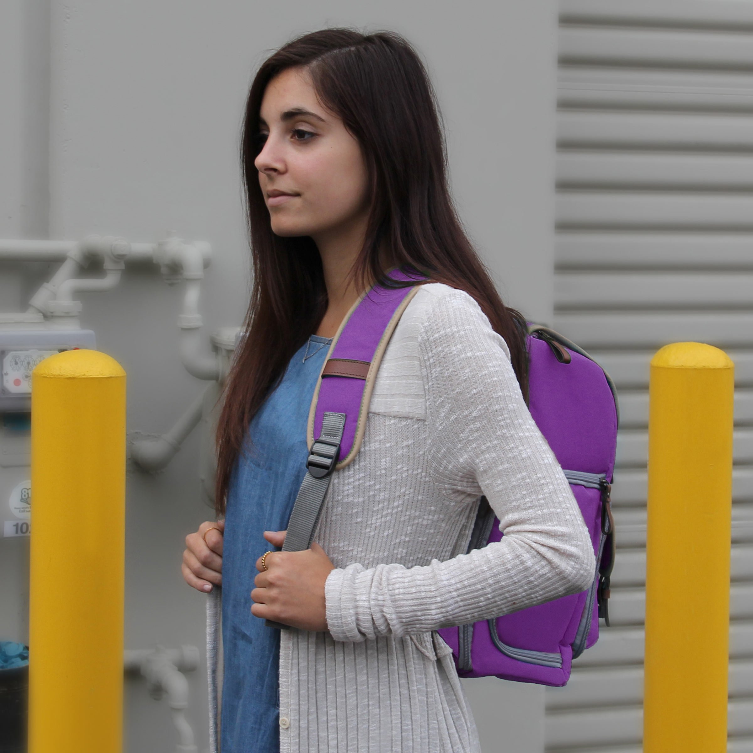 Sac à Dos pour Appareil Photo Reflex Numérique Avec Compartiment à Tablette, Séparateurs Modulables, Support Trépied & Housse Imperméable pour Canon, Nikon, Olympus et autres - Violet - par Gogroove