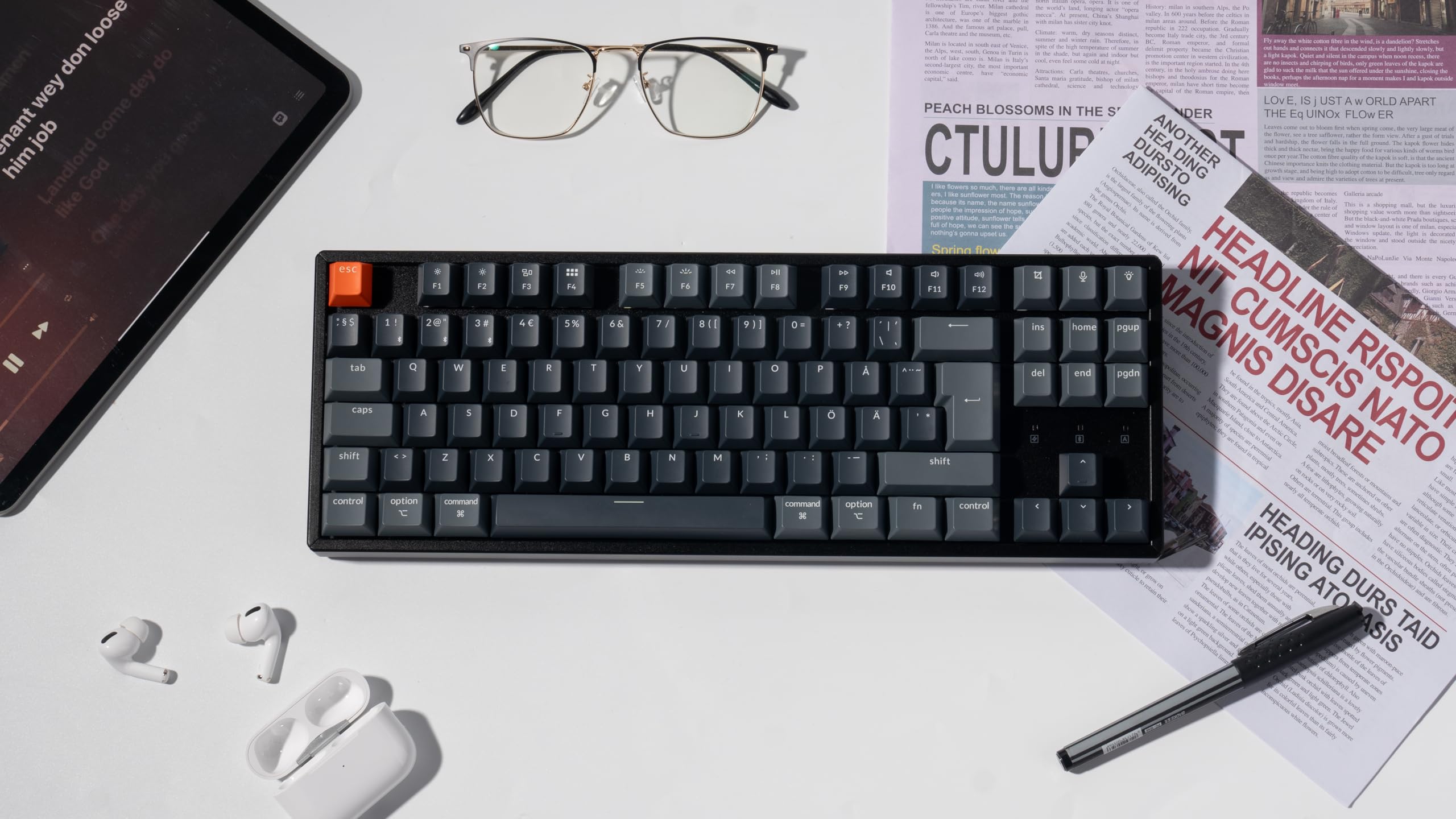 Keychron K8 V2 Tastiera Meccanica TKL Bluetooth e Cablata, RGB, Frame in Alluminio, Hot Swappable Brown Switch, Layout Italiano ISO, Compatibile Mac/Windows, ABS Caps