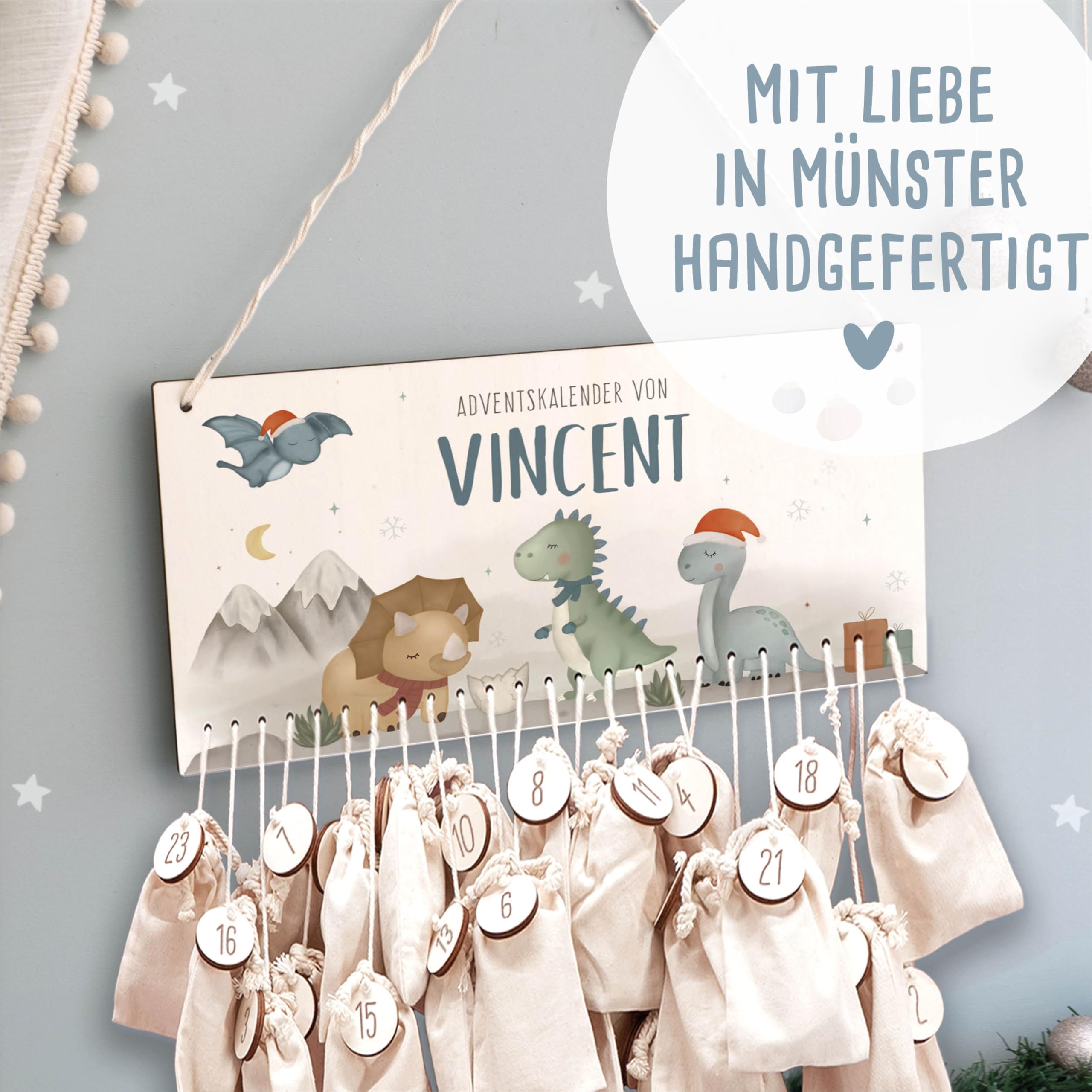 Adventskalender Personalisiert für Kinder | Advent Kalender zum befüllen aus Holz | Wandmontage Weihnachtskalender DIY mit Namen | hellomini (Dinowelt)