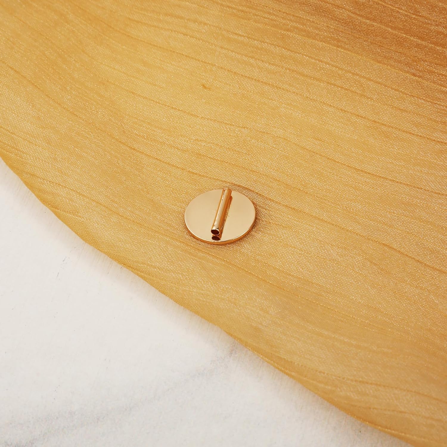 5pcs Mini Magnetic Brooch Pin Converter, Harm Free Clothing Magnet Buckle Magnet Metal Lapel Pin, Pin Holder Magnet Almost Invisible Metal Pin Backs for Thin Fabric (Gold)