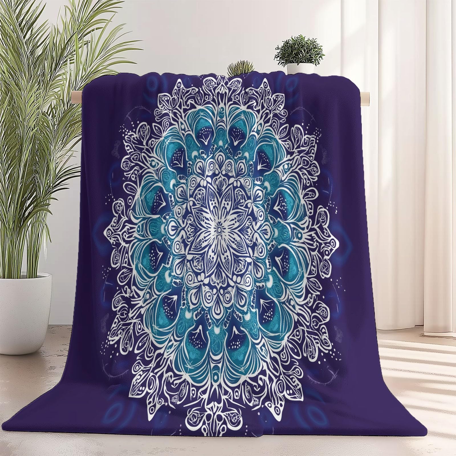 Decke Flanell 180 x 220 cm Geschenke für Frauen und Männer - Traditionelle Mandala-Blumen Witzige Geschenke für Freunde zu Weihnachten und Geburtstag, Lila