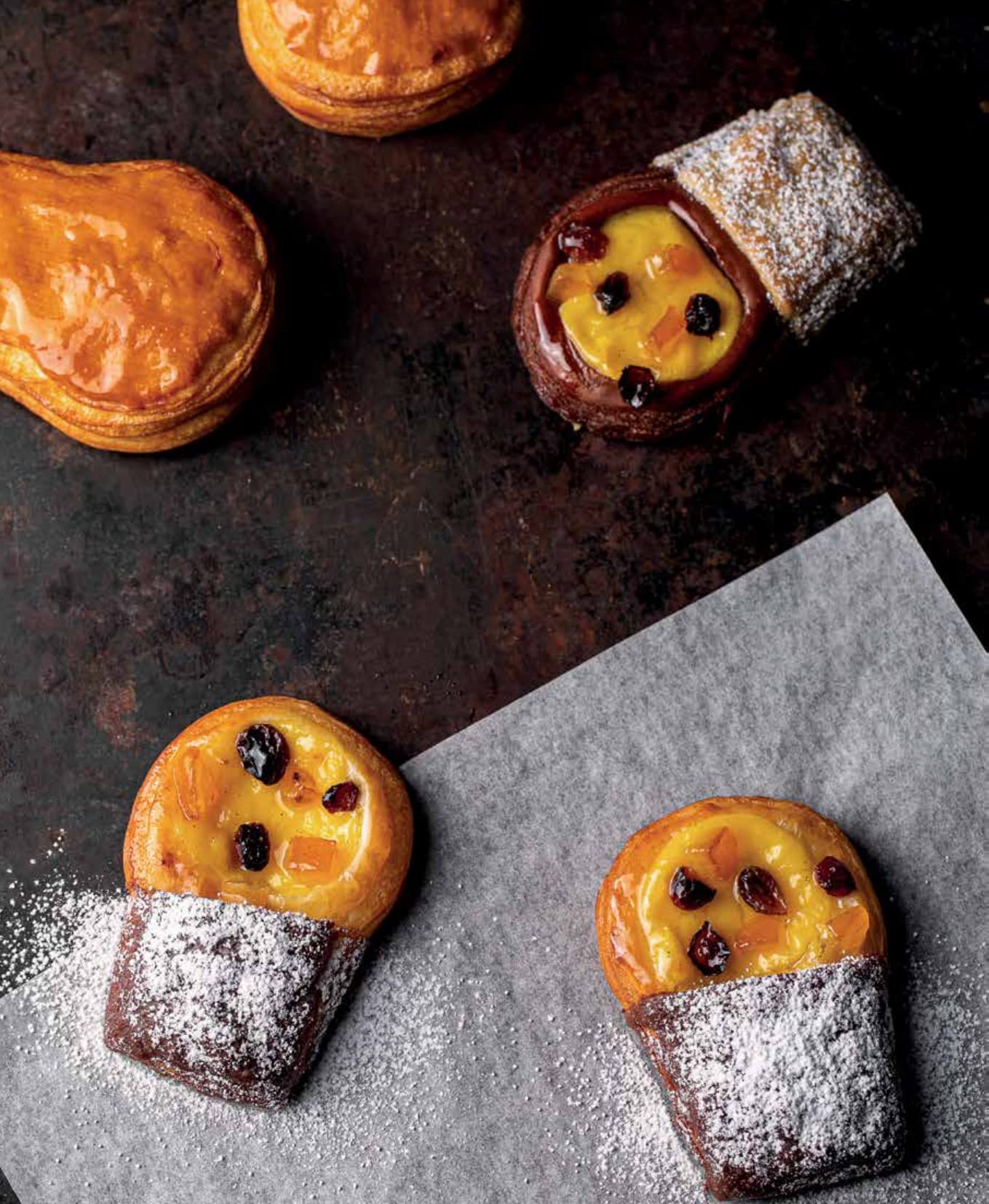 Panettone e panettoneria. Dalla colazione, al pranzo, al dessert oltre 100 ricette per ogni occasione