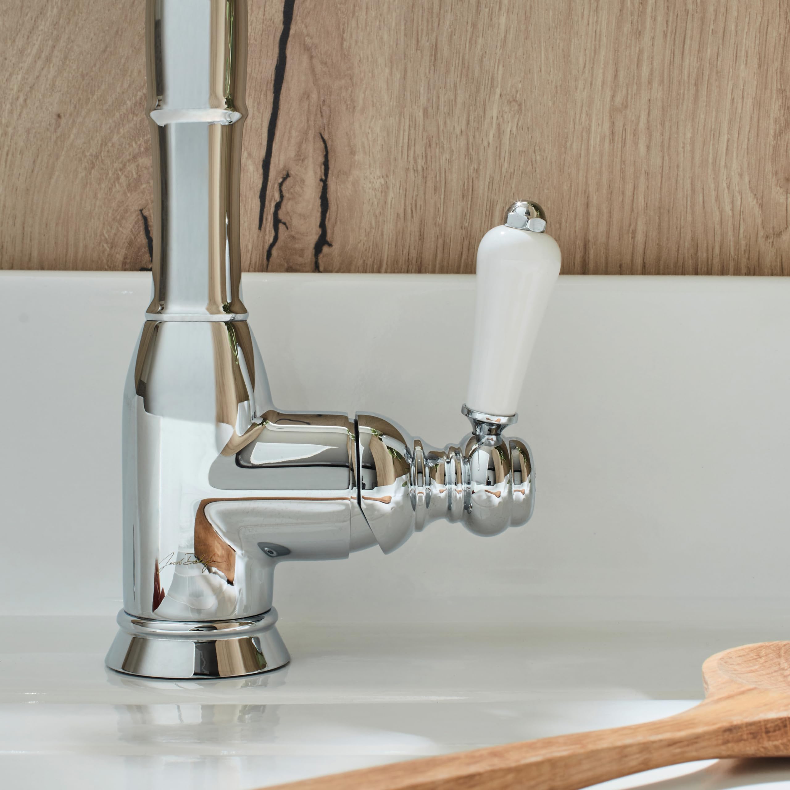 JACOB DELAFON Grifo de cocina retro Giratorio 360° Maneta cerámica Cromo | Monomando fregadero Ahorro de agua y energía Aireador antical Apertura en frío Muy duradero Baja soniridad Latón cromado