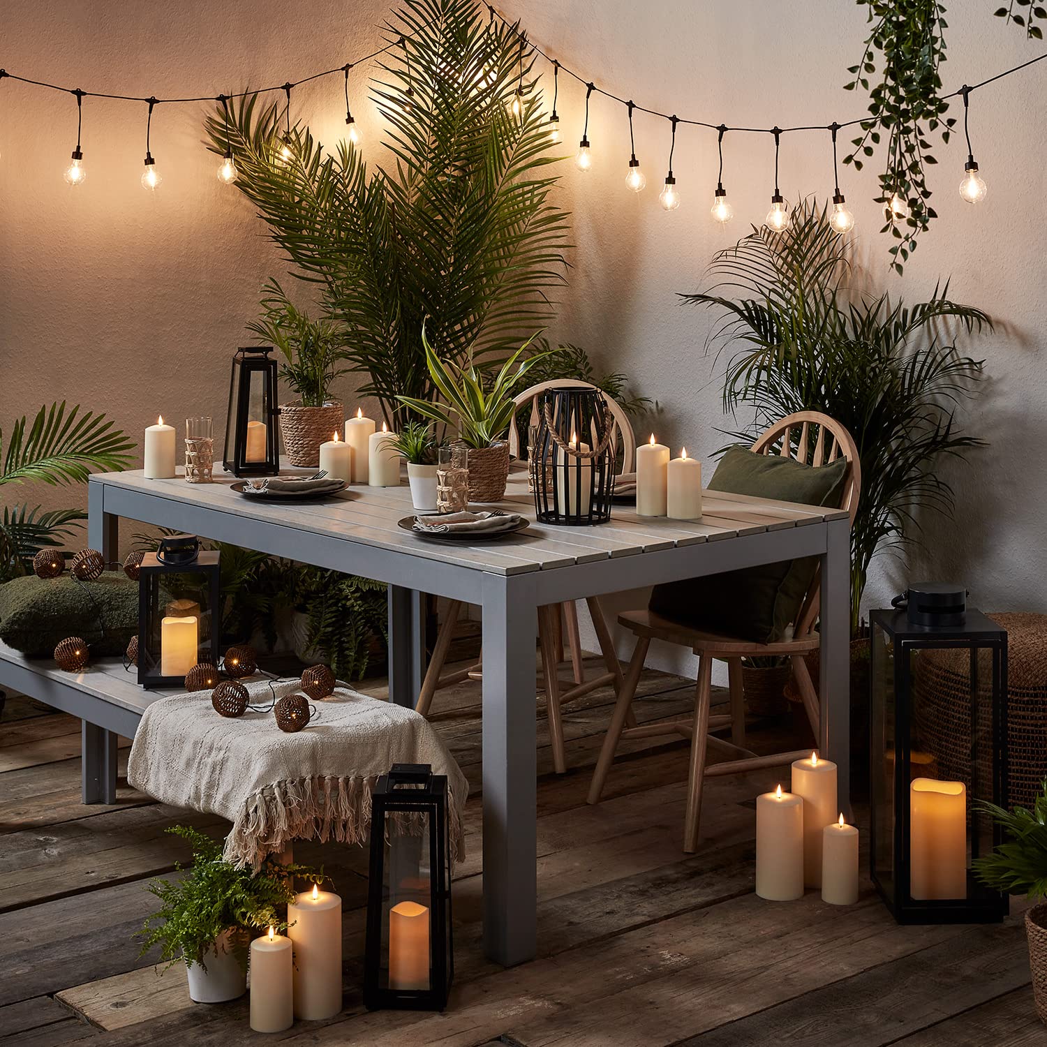 Lights4fun 20er LED Party Solar Lichterkette Außen mit Fernbedienung Dimmbar mit Timer Gartendeko Beleuchtung Balkon Deko Lichterkette Kugeln Lichterkette Glühbirnen