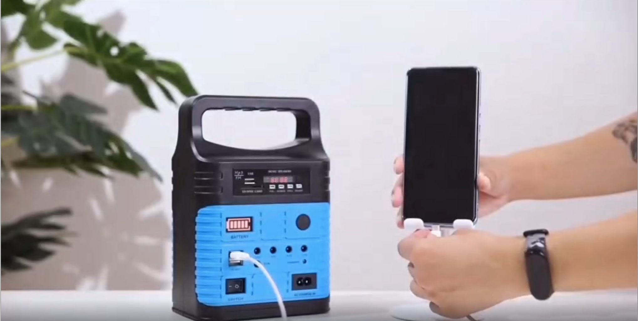 Amazon.com : Portable Power Station,Solar Generator with Panels  included,LiFePO4 Battery Pack Small Solar Powered Generator with DC/USB  Outlets,LED Flashlight for Home Use,Outdoor Camping Quiet(Blue) : Patio,  Lawn & Garden