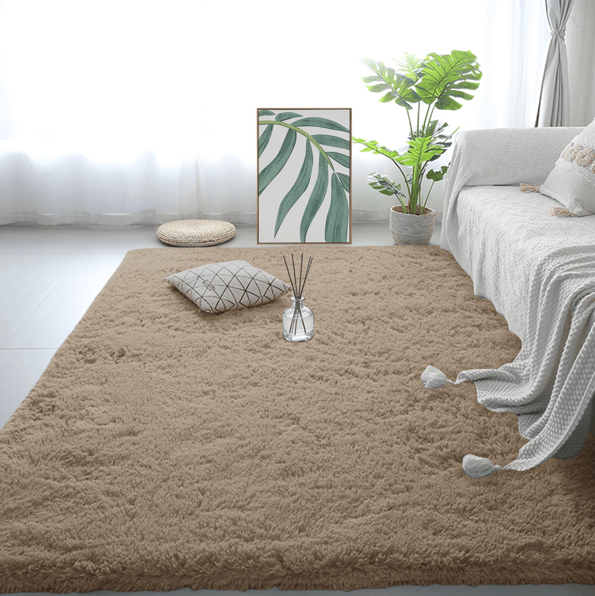 Tapis de salon doux pour une décoration moderne chameau