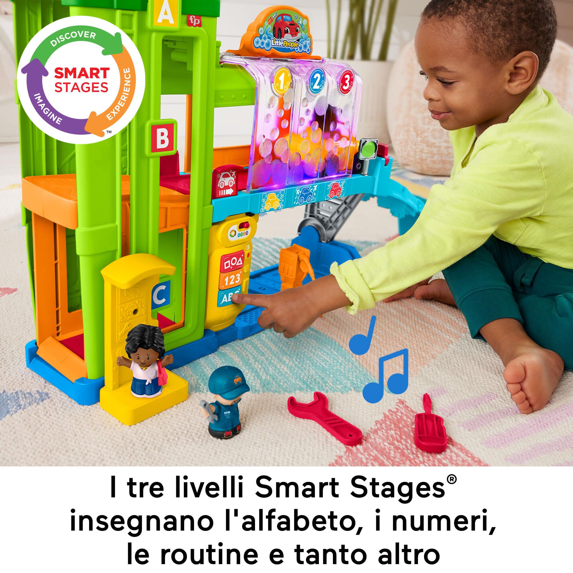 Fisher-Price Little People - Autolavaggio, playset interattivo con rampa per le auto, luci e musica, contenuti Smart Stages, versione multilingua, giocattolo per bambini, 1-5 anni, HRB34