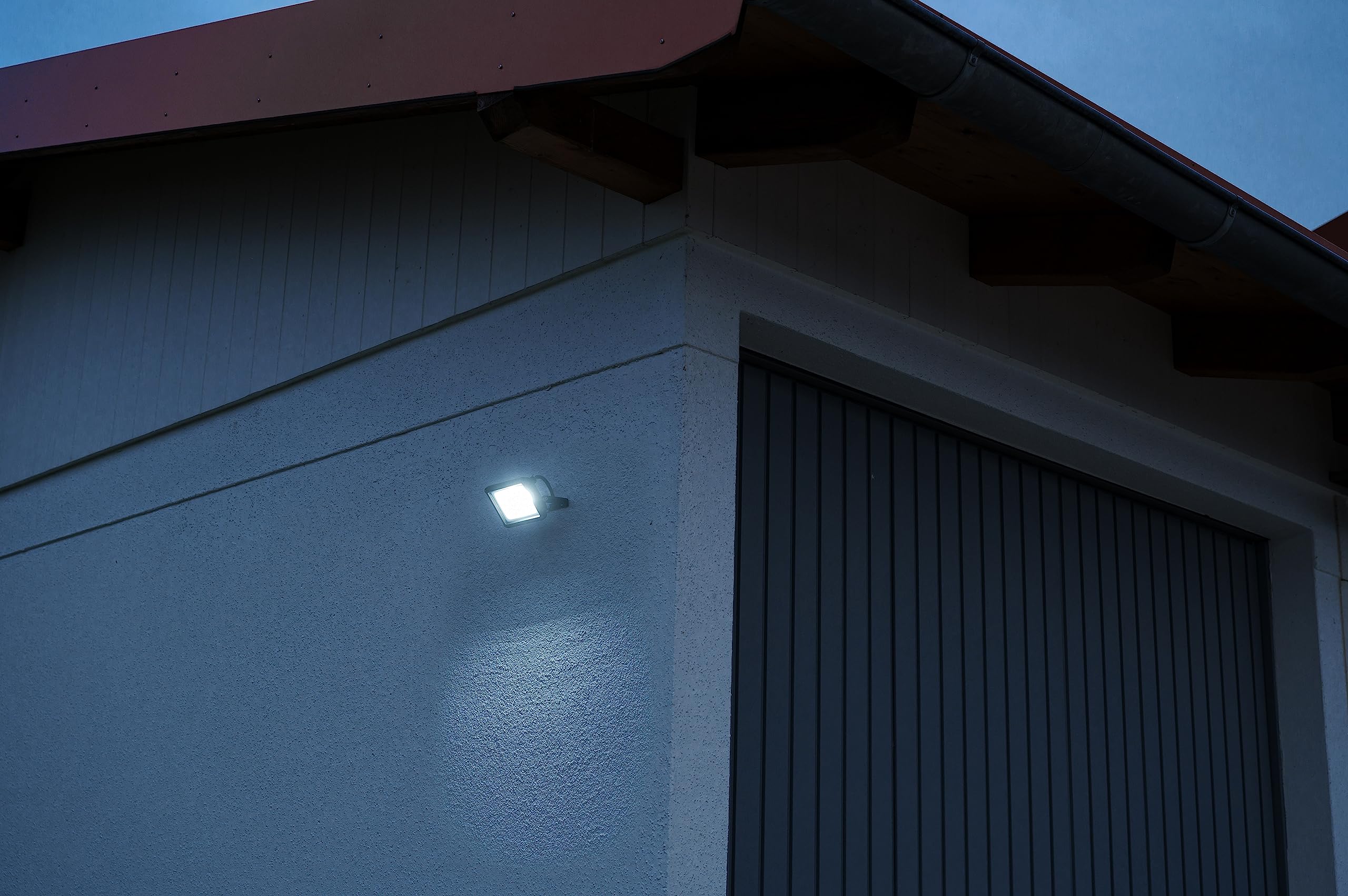 Brennenstuhl naświetlacz led JARO 3060 / kinkiet zewnętrzny 20W do użytku na zewnątrz (oświetlenie zewnętrzne do montażu na ścianie, reflektor LED 2300lm wykonany z aluminium, IP65)
