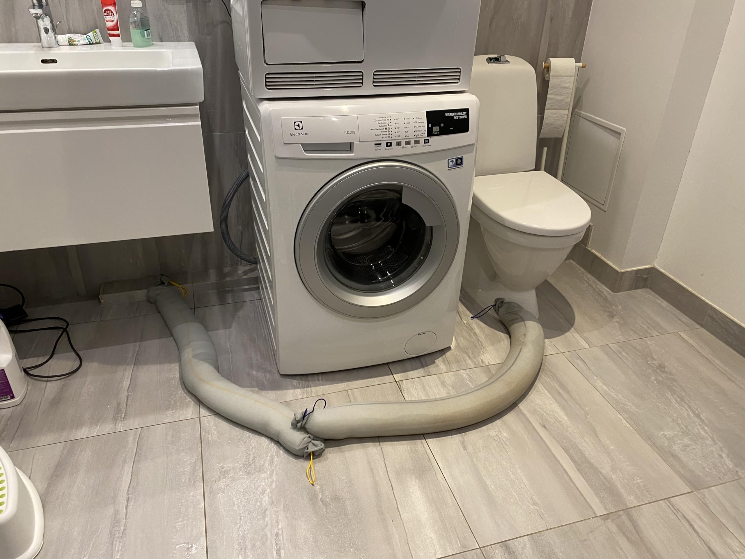 Barriera di protezione dalle perdite attivata dall'acqua per tubi che perdono, lavatrici e WC intasati - capacità di assorbimento fino a 10 litri, confezione da 2: 120 × 10 cm, MONOUSO