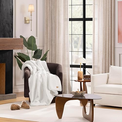Miniatura 2 de UGG Euphoria Faux Fur Throw Blanket, Warm Fluffy Throw for Couch or Bed, Luxury Bedroom Decor, Fluffy Blankets, Machine Washable, 50-inch x 70-inch