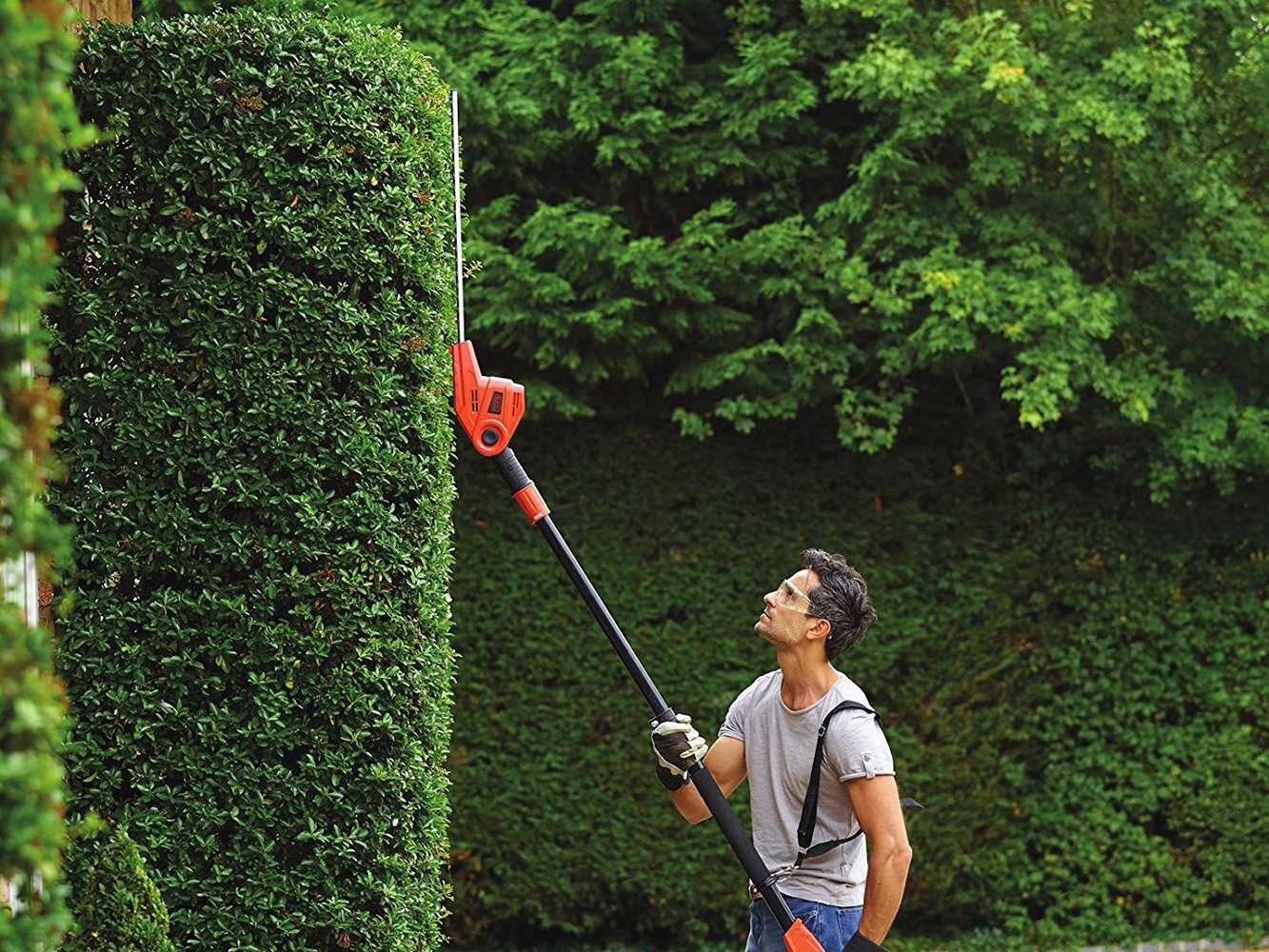 BLACK+DECKER PH5551 Cortasetos de Pértiga de 550W 51cm de Longitud de Espada con Mango Telescópico y Cabezal Pivotante de 5 Posiciones