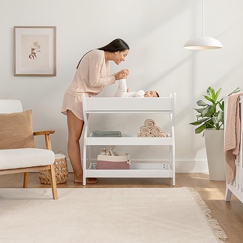 Miniatura 3 de Comfy Cubs Cambiador para bebé, construcción de madera resistente, mesa de cambio de bebé de aspecto atemporal con dos estantes abiertos para