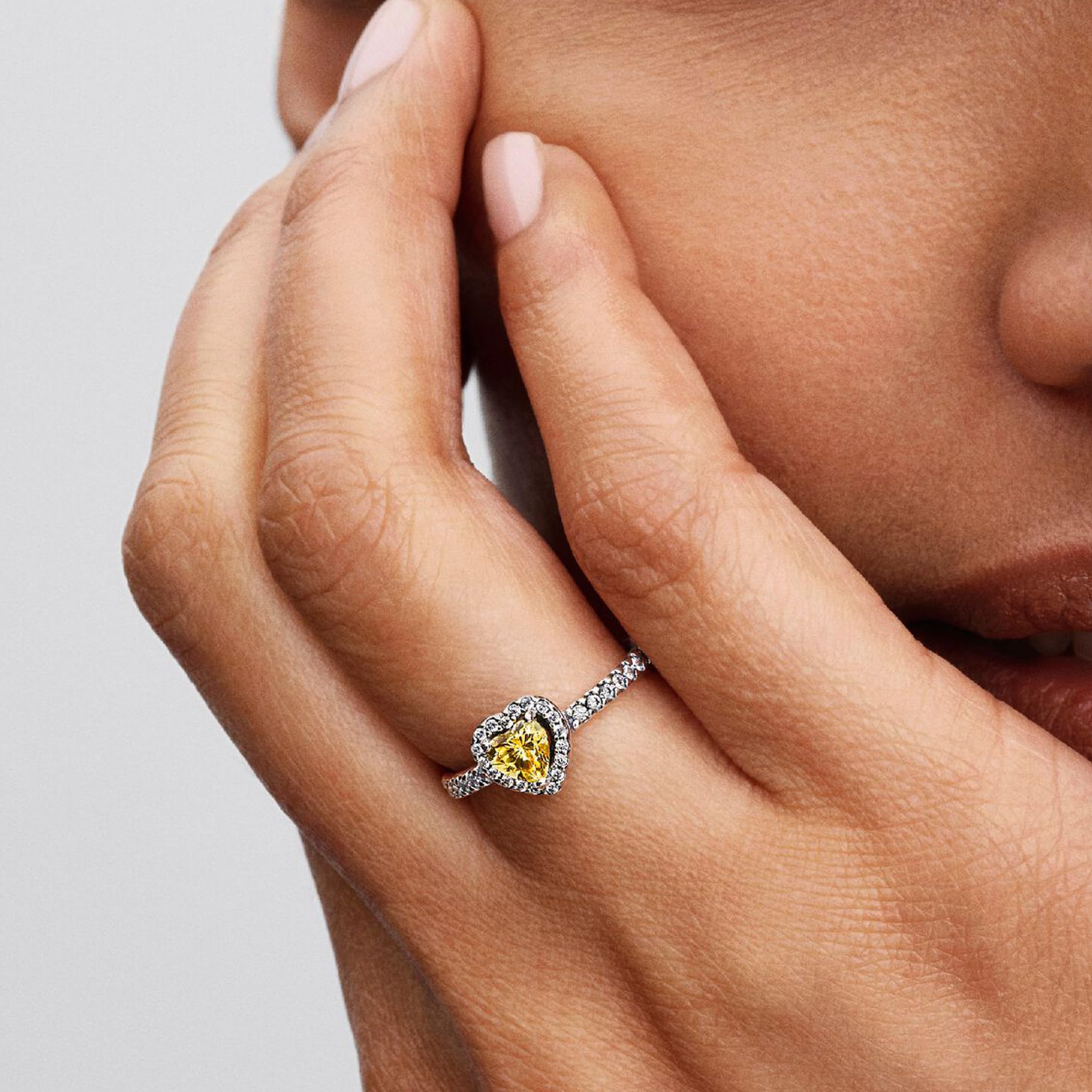 PANDORA Anello in argento da donna, con cuore in rilievo, giallo, 198421C06