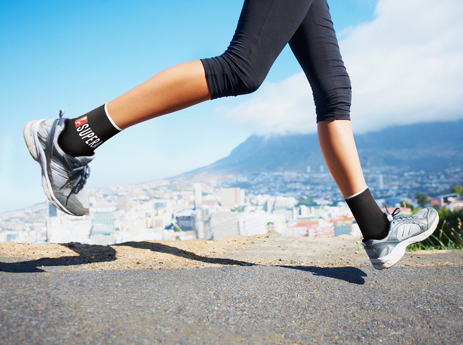SUPERA Fußbandage für mehr Schutz beim Sport. Elastisch Bandage stütz das Fußgelenk. Die Sprunggelenk Bandage für Kickboxen, Muay Thai oder Laufen. 1 Paar - Zwei Fußgelenkbandagen