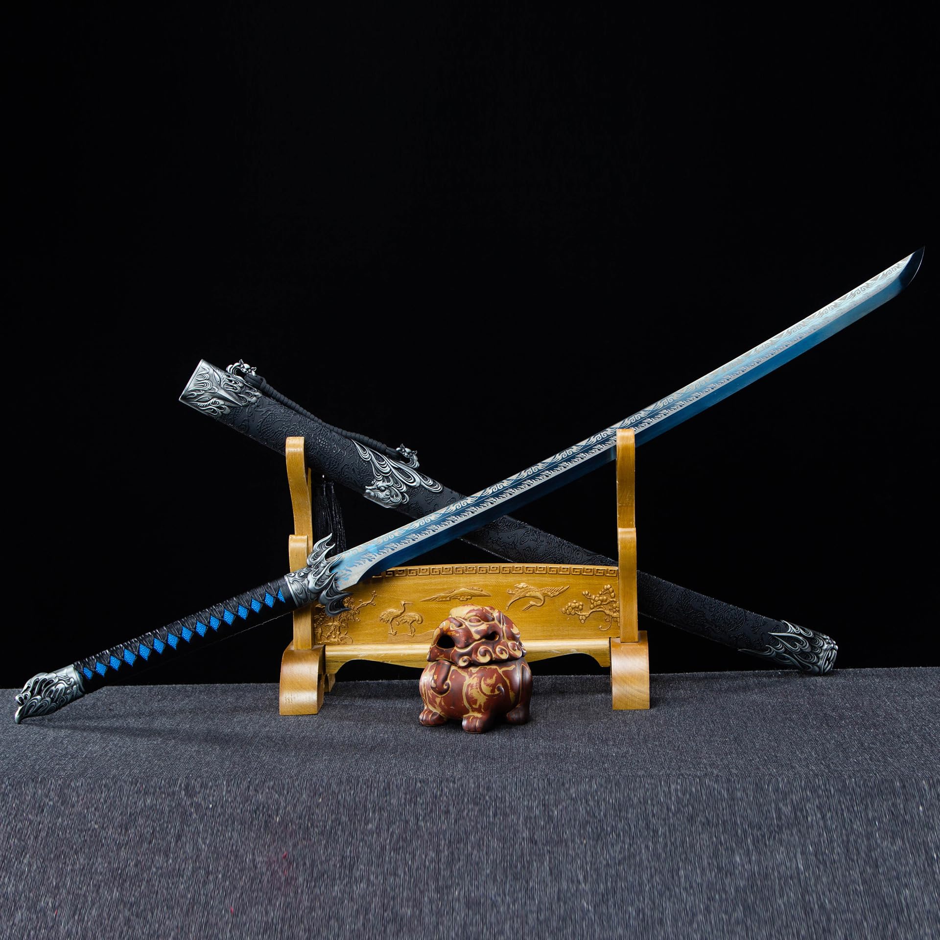Samuraischwert Katana ungeschärft - Handgeschmiedet 1095 Kohlenstoffstahl Blaues Klingen-Finish - Echt Metall 109,5cm Deko Schwert mit Saya für Sammler, Dojo Training & Anime Deko